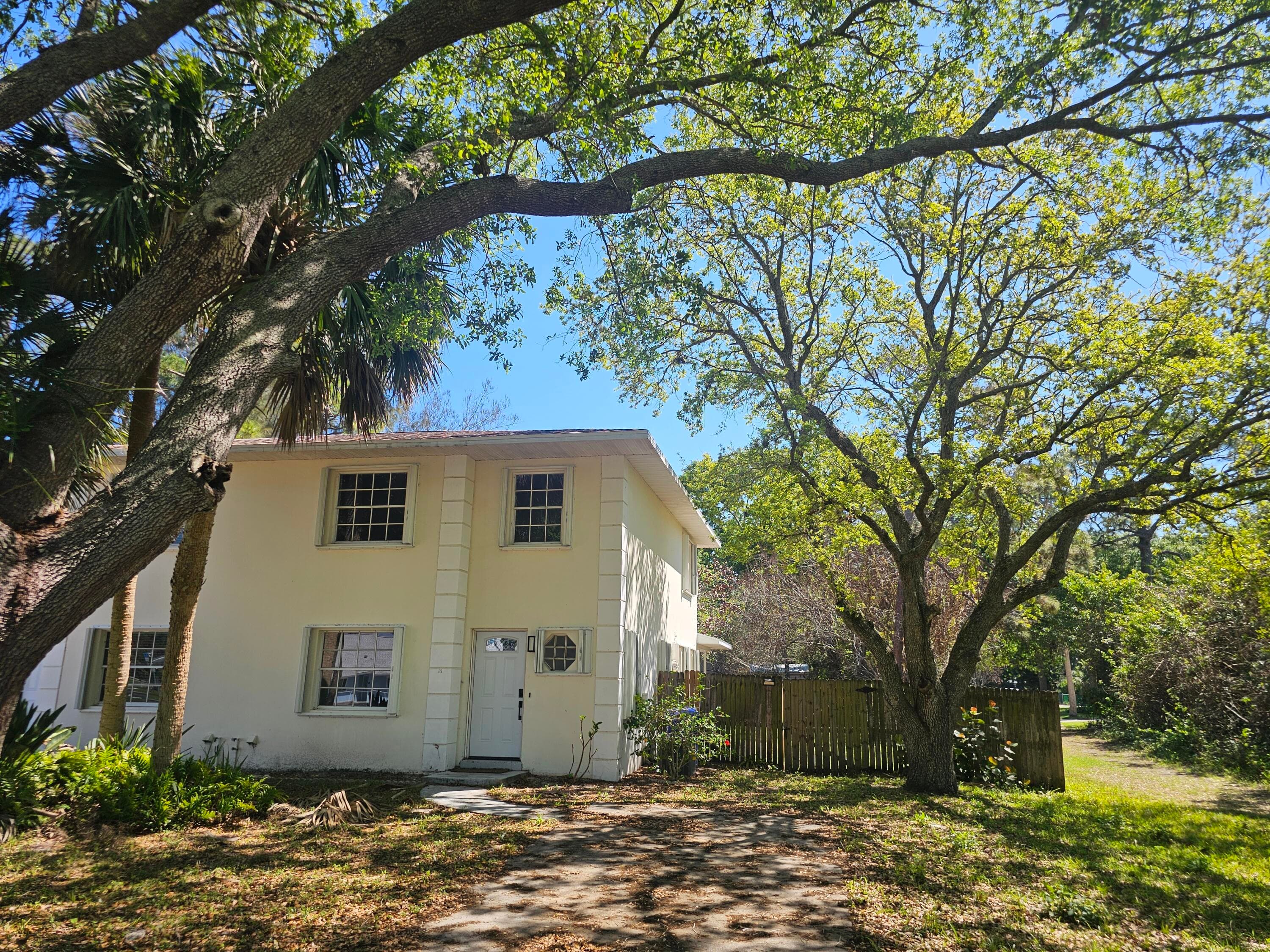 1406 36th Avenue, Vero Beach, FL 32960 — photo 1 of 33
