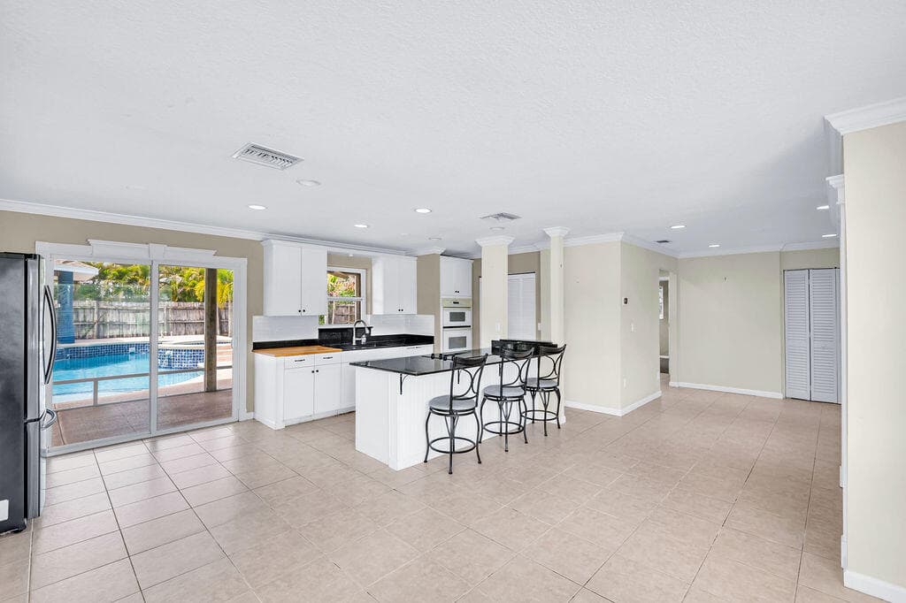 614 SE Flamingo Avenue, Stuart, FL 34996 — photo 9 of 53