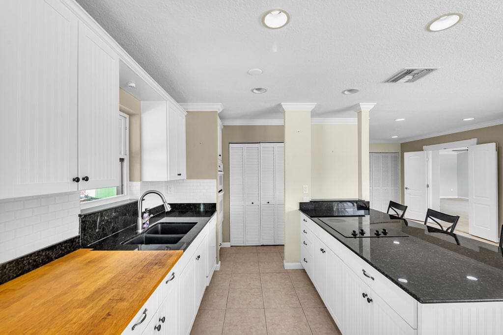 614 SE Flamingo Avenue, Stuart, FL 34996 — photo 15 of 53