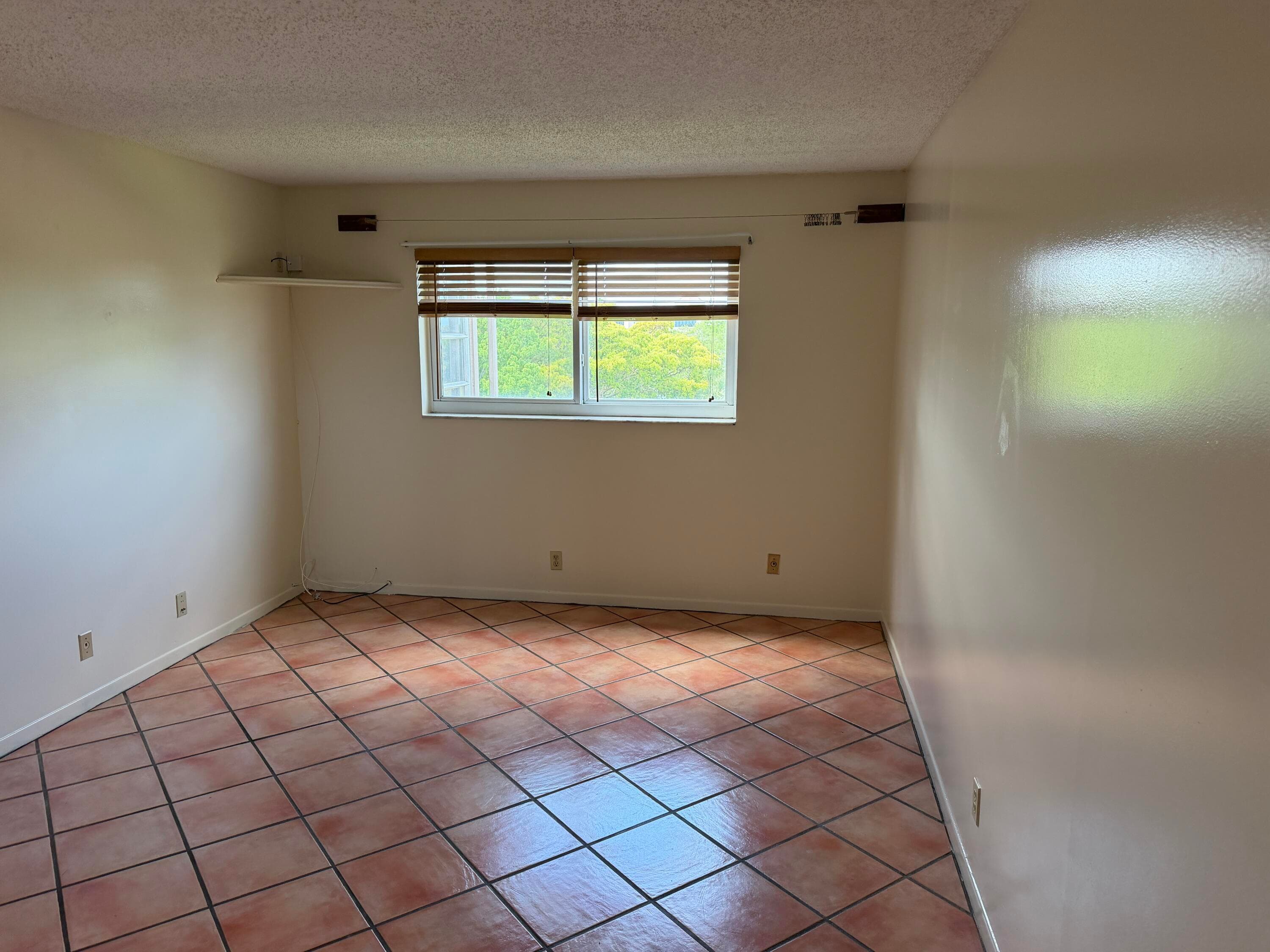 729 Lori Drive 405, Palm Springs, FL 33461 — photo 20 of 50