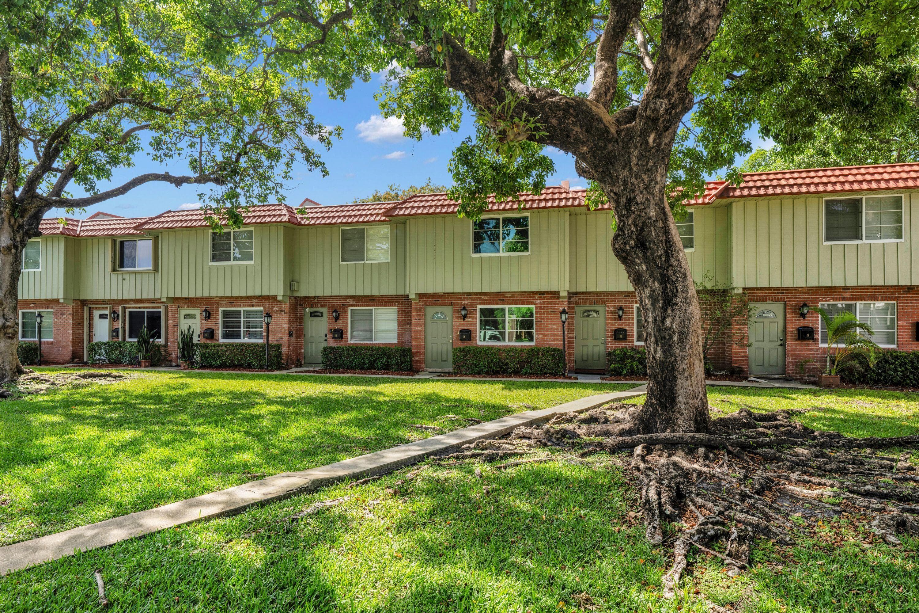 16 NE 20th Court B8, Wilton Manors, FL 33305 — photo 2 of 22