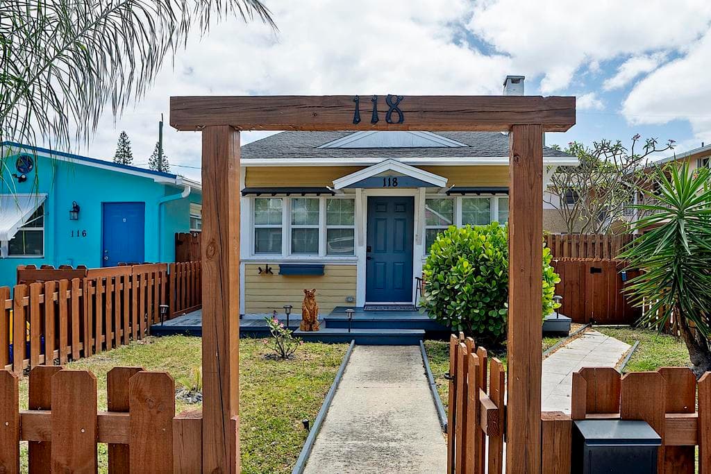 118 S J Street, Lake Worth Beach, FL 33460 — photo 3 of 30