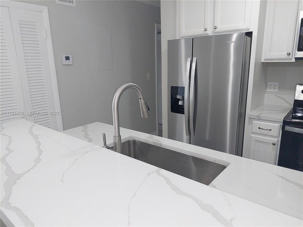 1700 SE 15th Street SE 309, Fort Lauderdale, FL 33316 — photo 7 of 24