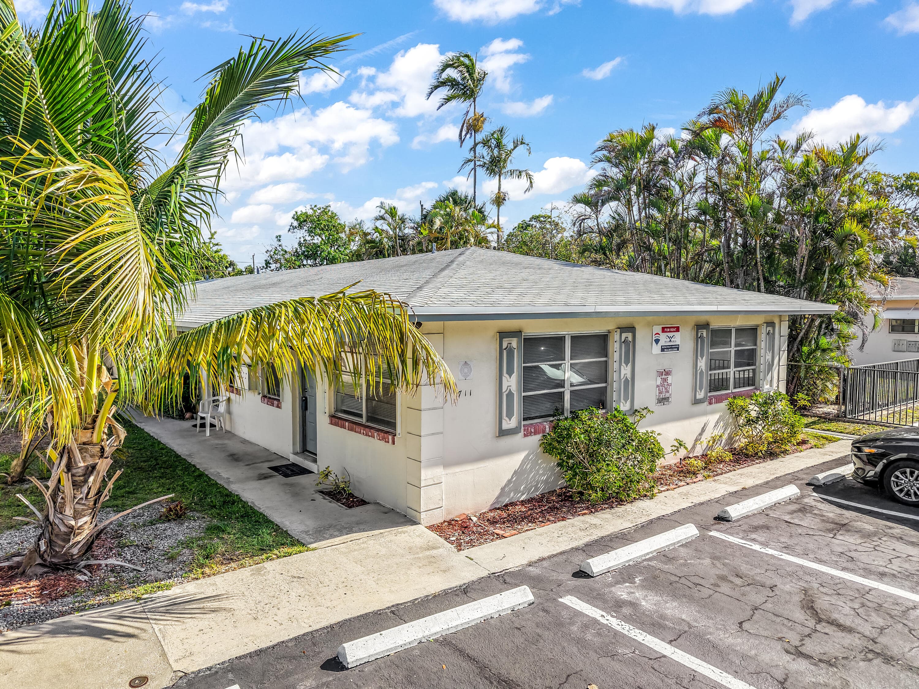 711 SE 15th Street 5, Fort Lauderdale, FL 33316 — photo 8 of 47