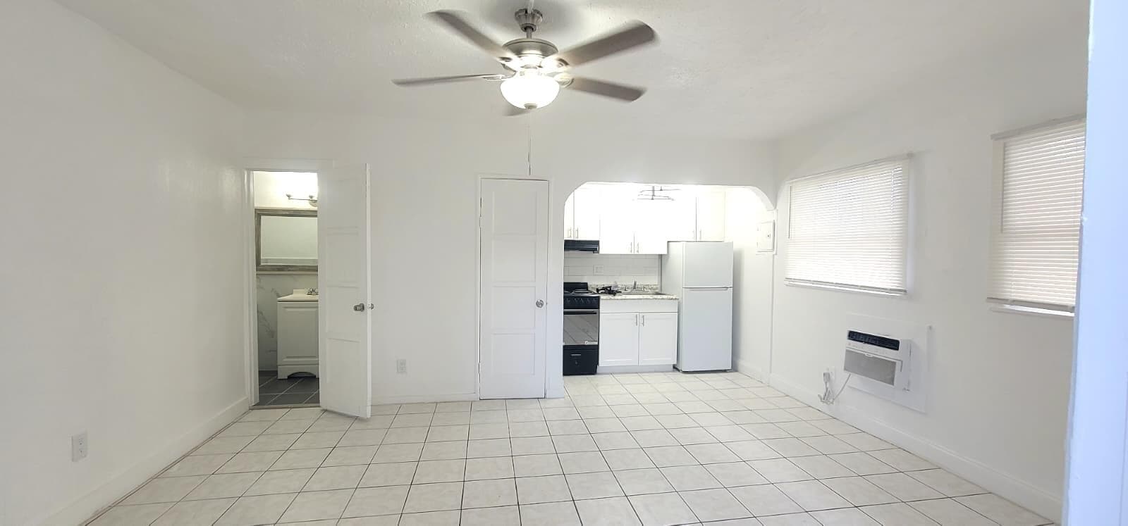 403 N 19th Avenue J, Hollywood, FL 33020 — photo 4 of 9