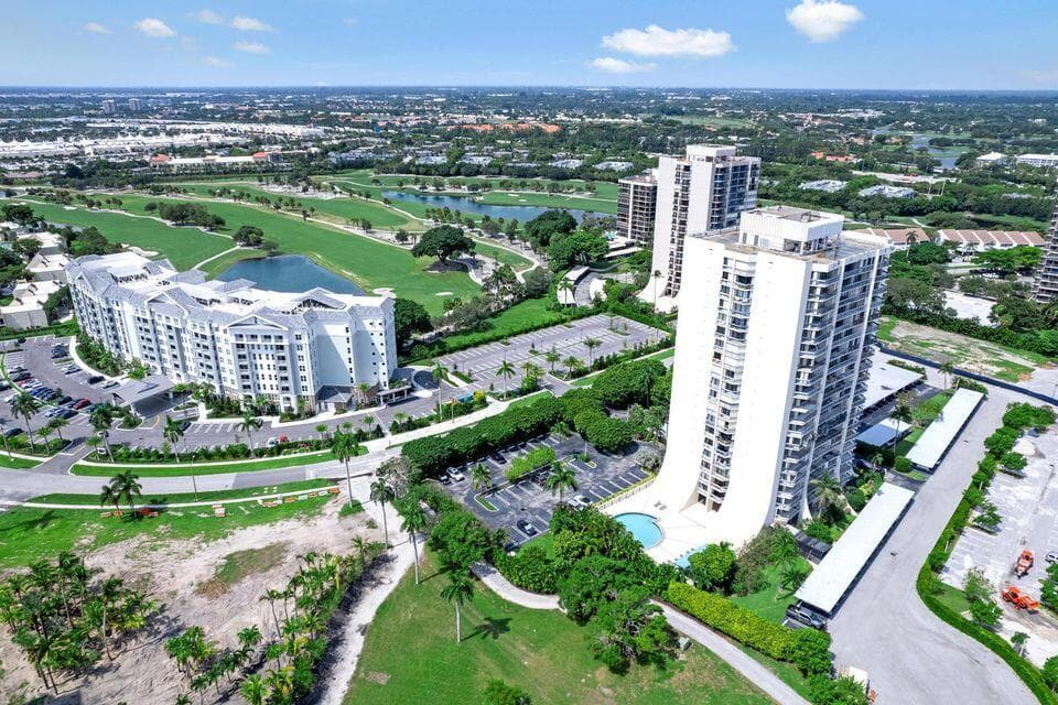 2400 Presidential Way 1206, West Palm Beach, FL 33401 — photo 37 of 39