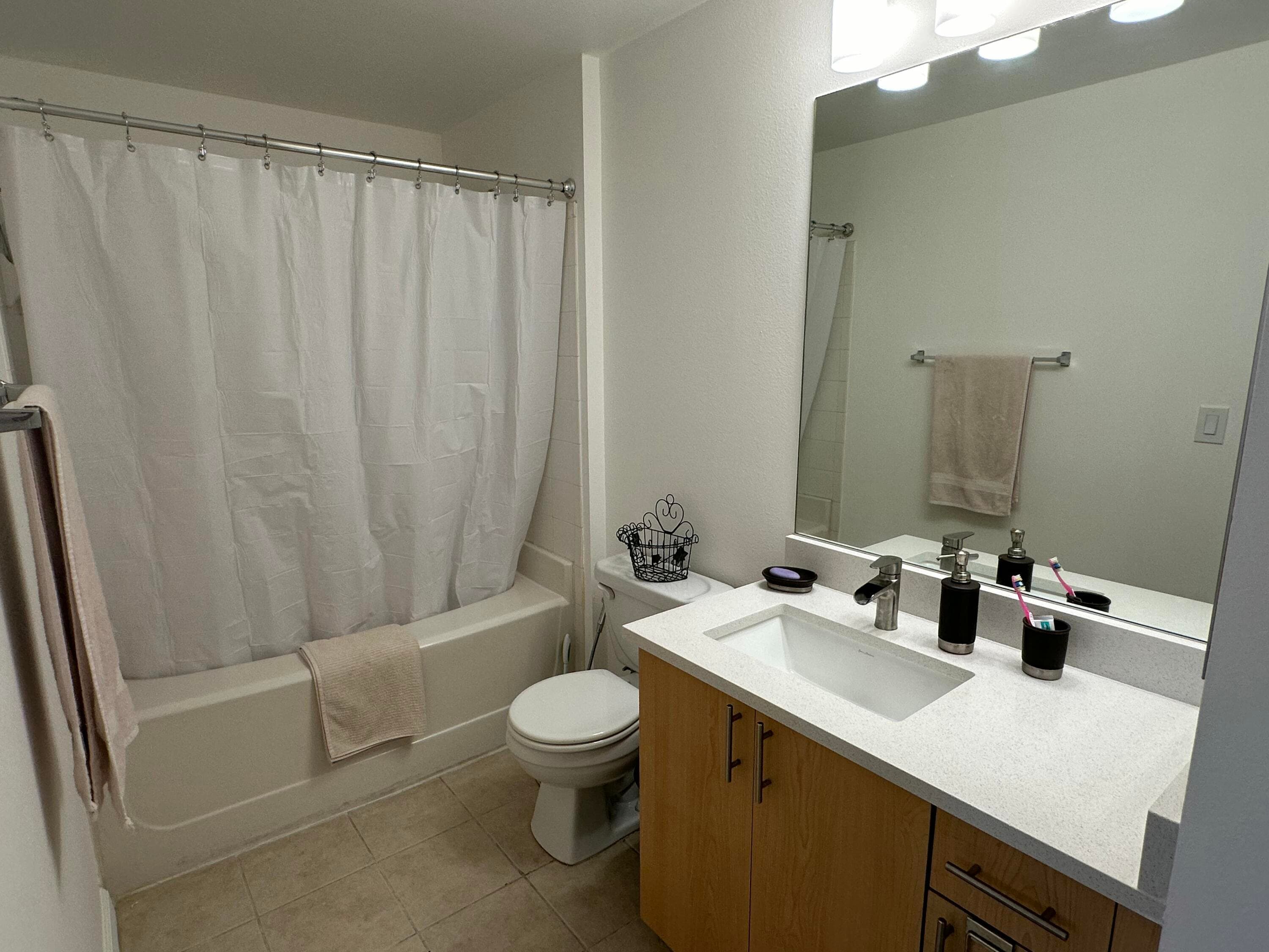 533 NE 3rd Avenue 527, Fort Lauderdale, FL 33301 — photo 8 of 26