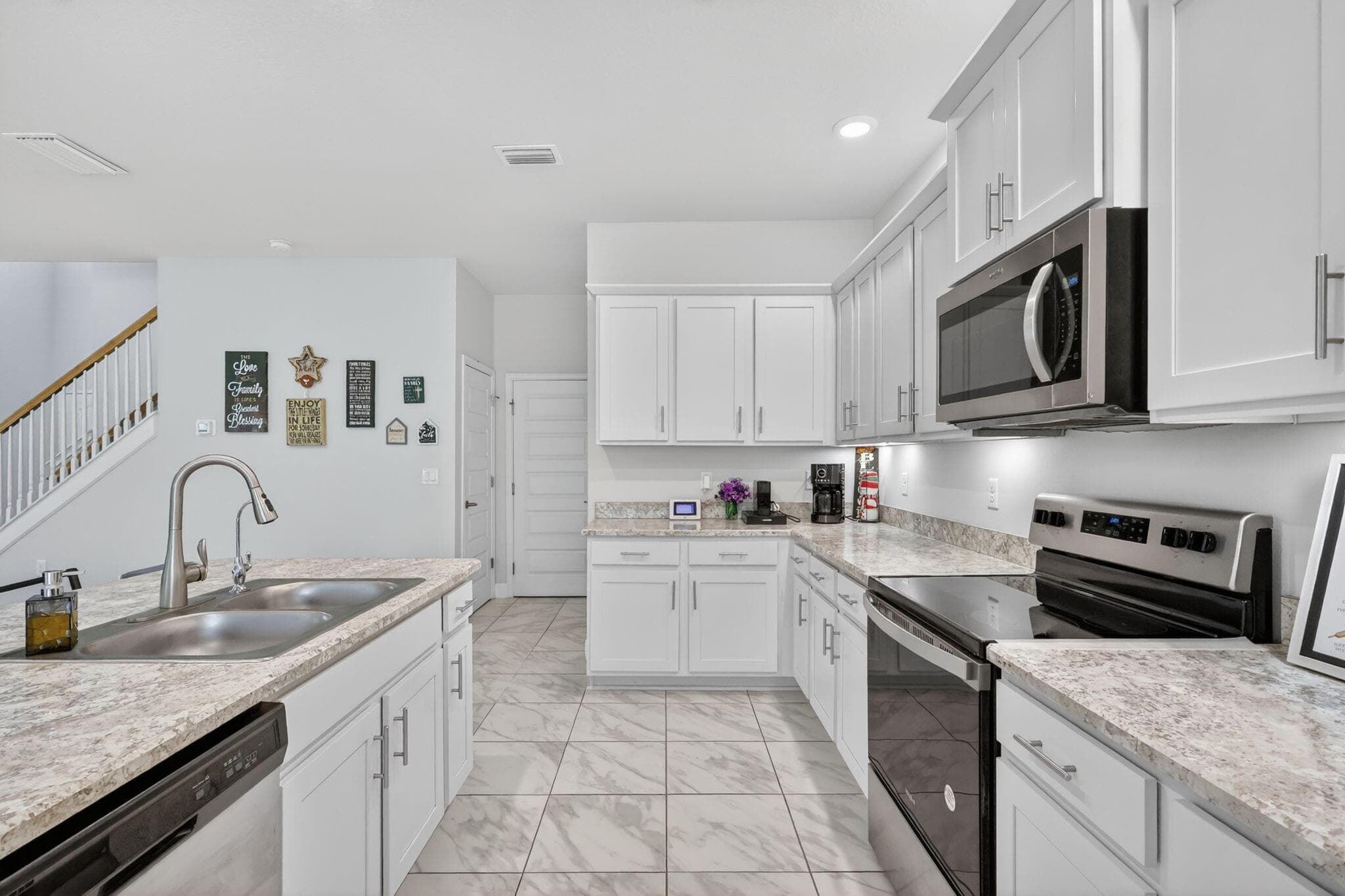 674 NE Turtleback Trail, Port St. Lucie, FL 34983 — photo 15 of 40