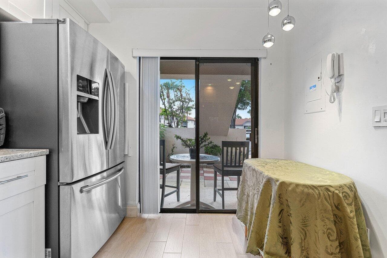 5200 E Club Circle 106, Boca Raton, FL 33487 — photo 4 of 31