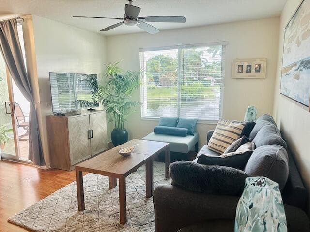 402 Villa Circle 402, Boynton Beach, FL 33435 — photo 3 of 56