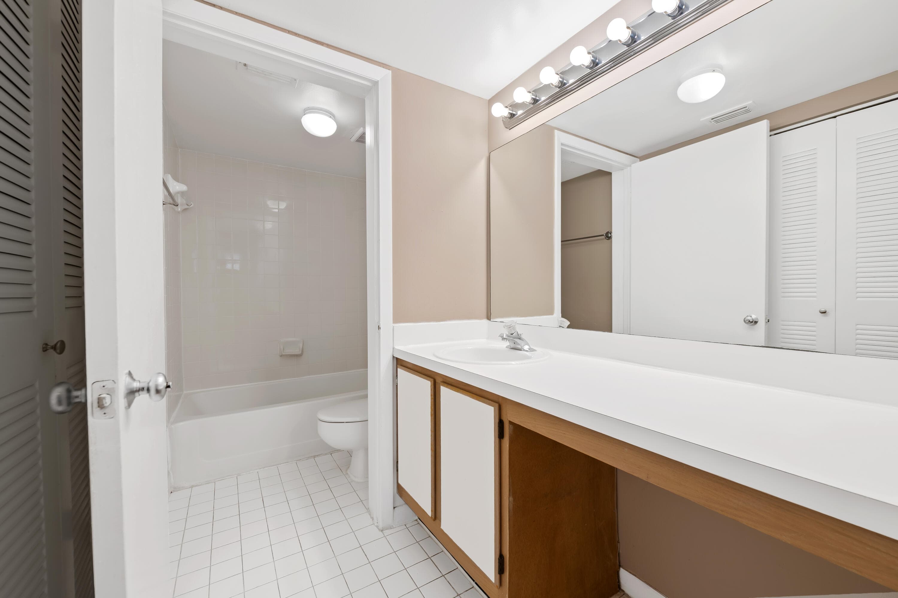 2861 N Oakland Forest Drive 202, Oakland Park, FL 33309 — photo 12 of 27