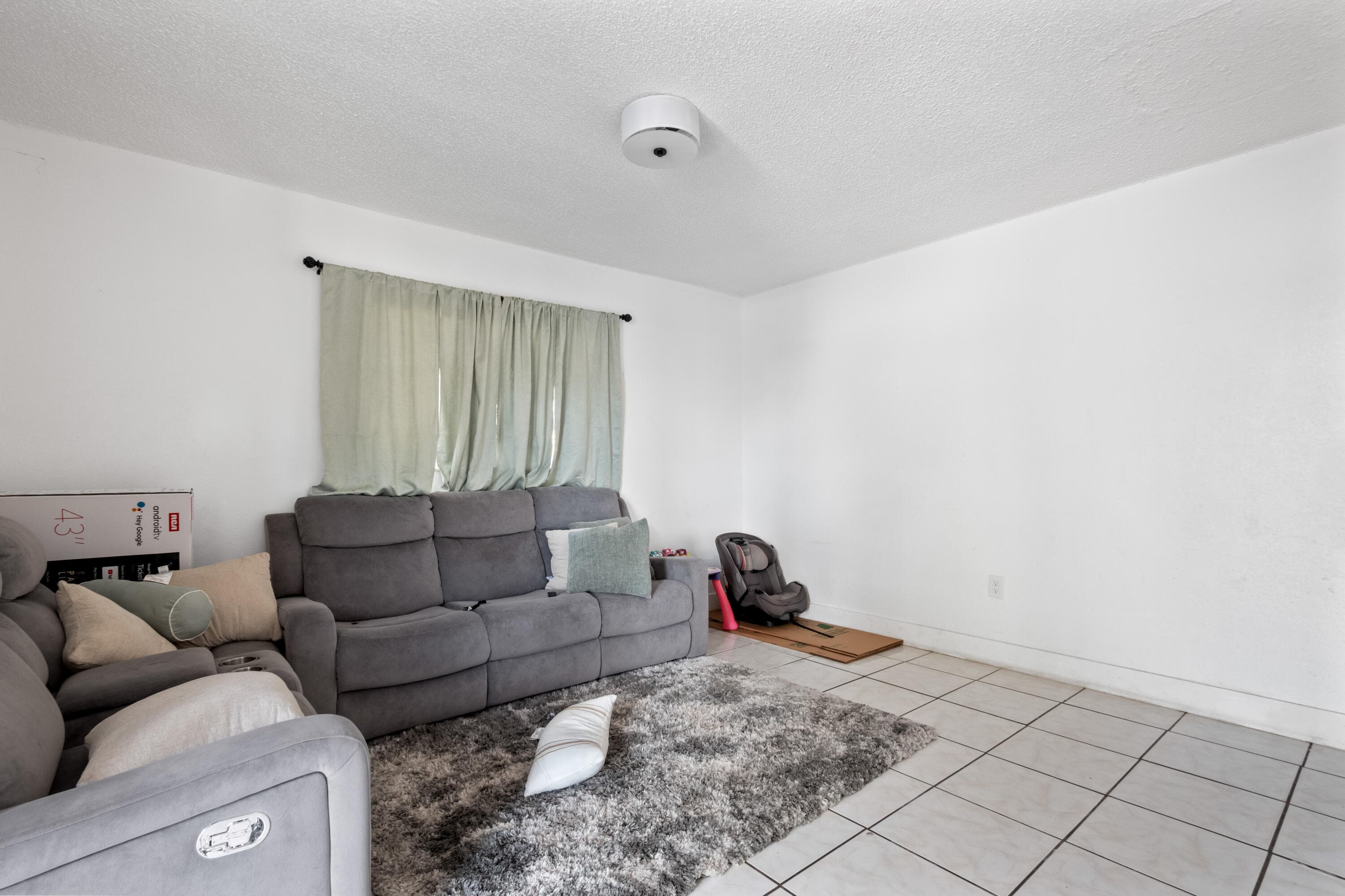 426 NE 166th Street 2, North Miami Beach, FL 33162 — photo 7 of 37