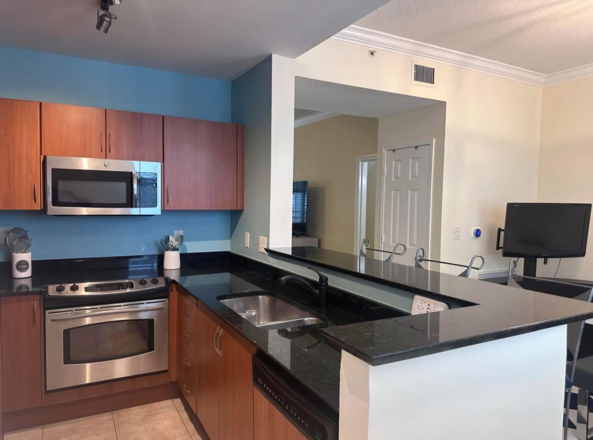 146 Moorings Drive, Lantana, FL 33462 — photo 5 of 27
