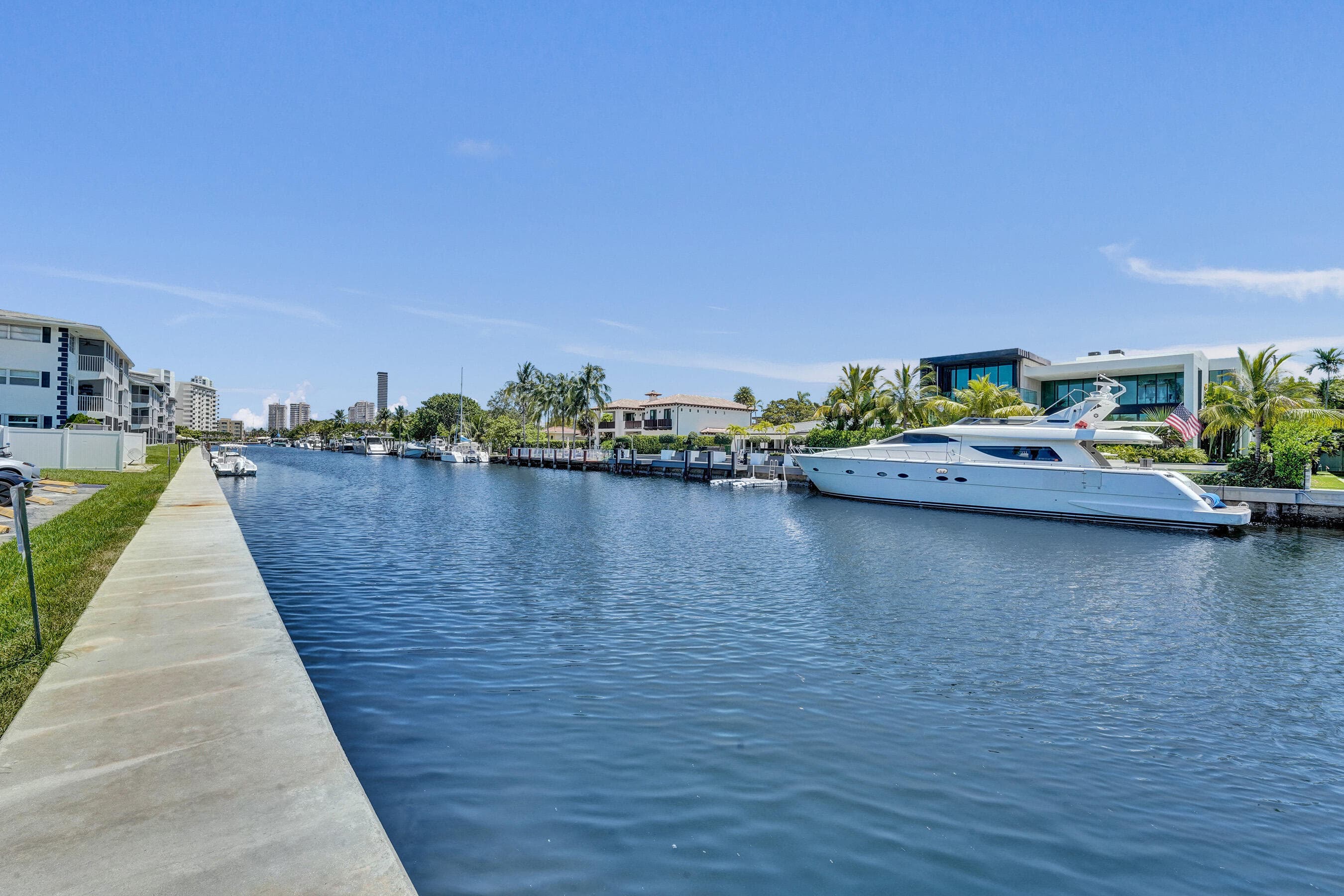 455 Paradise Isle Boulevard 305, Hallandale Beach, FL 33009 — photo 22 of 30