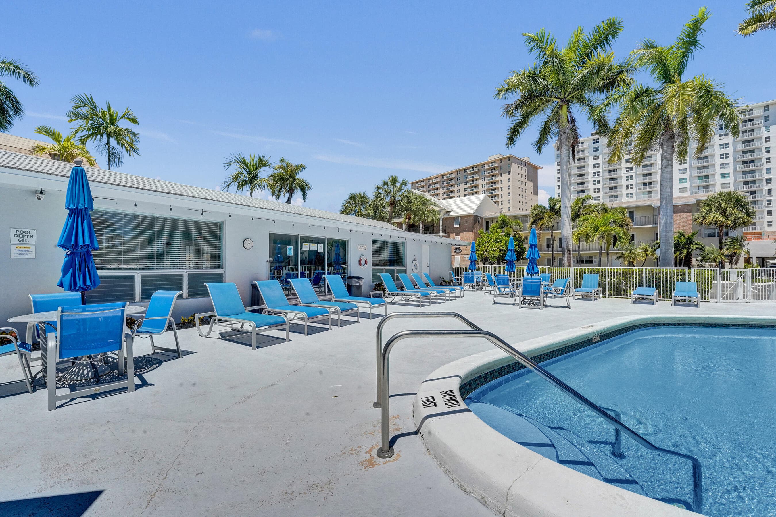 455 Paradise Isle Boulevard 305, Hallandale Beach, FL 33009 — photo 28 of 30