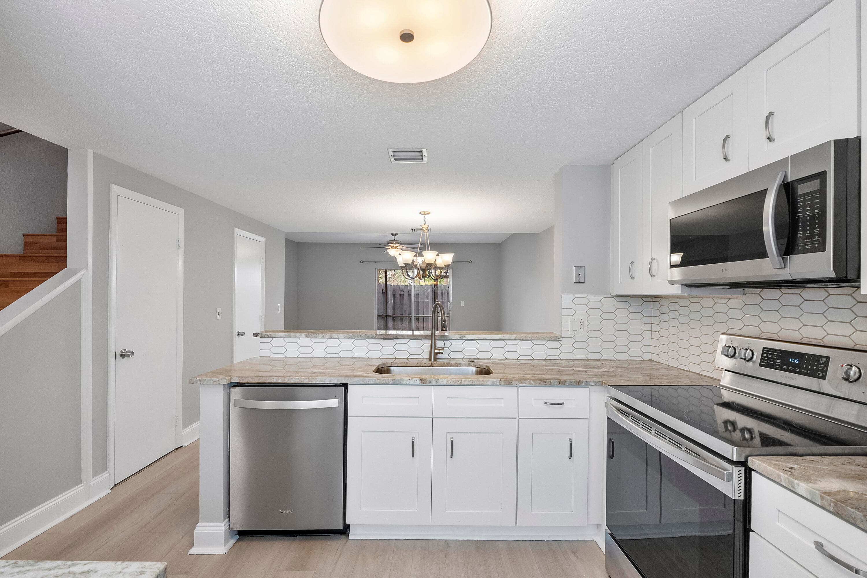 185 SW 3rd Street, Pompano Beach, FL 33060 — photo 7 of 77