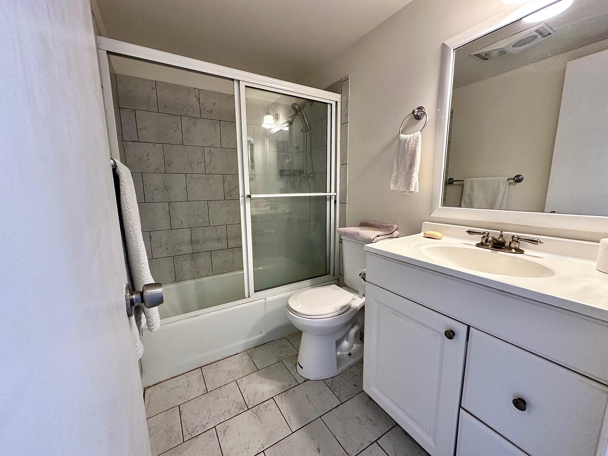2880 Lake Osborne Drive 210, Lake Worth Beach, FL 33461 — photo 6 of 22