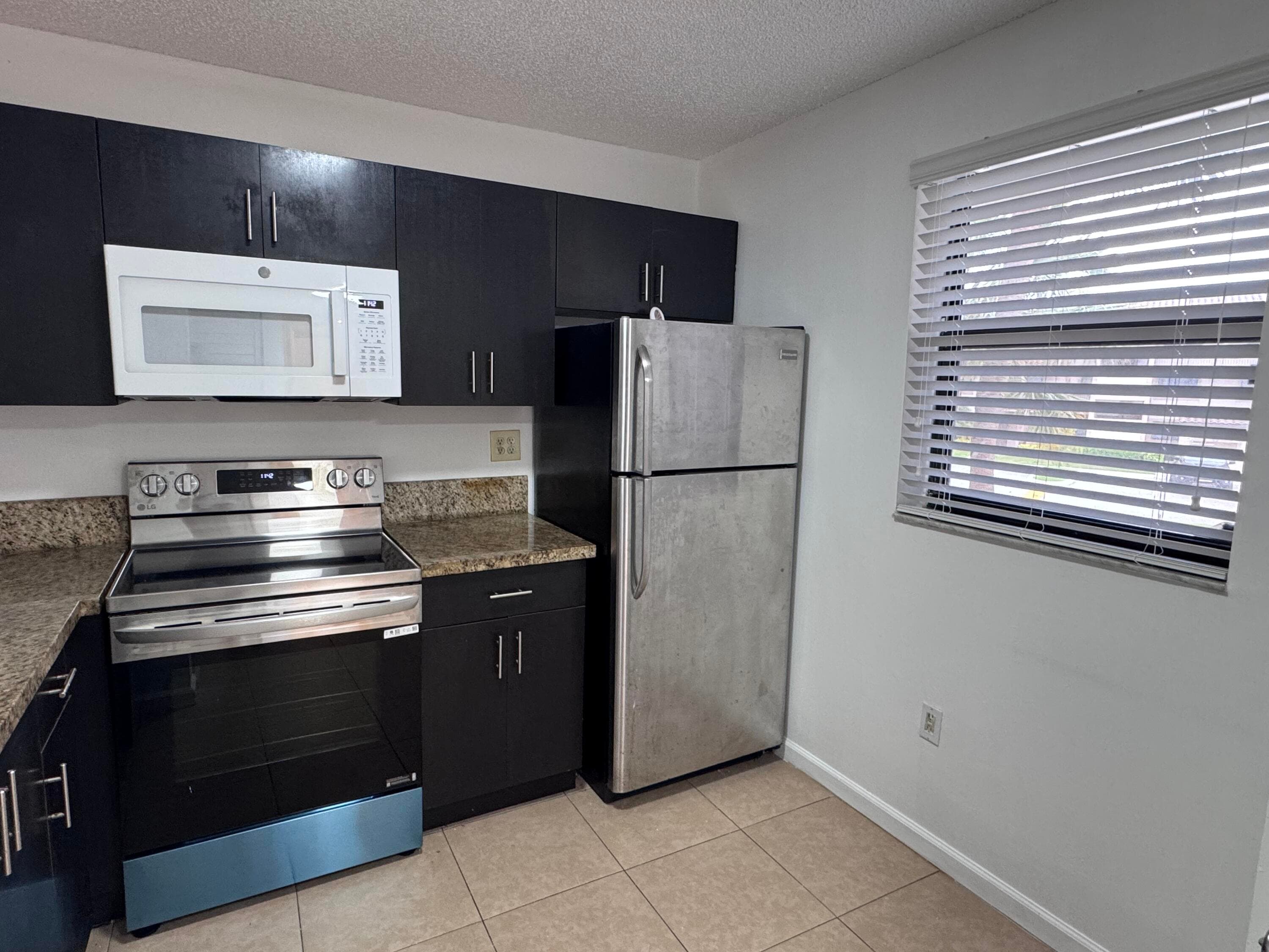 9968 Nob Hill Lane 9968, Sunrise, FL 33351 — photo 4 of 43