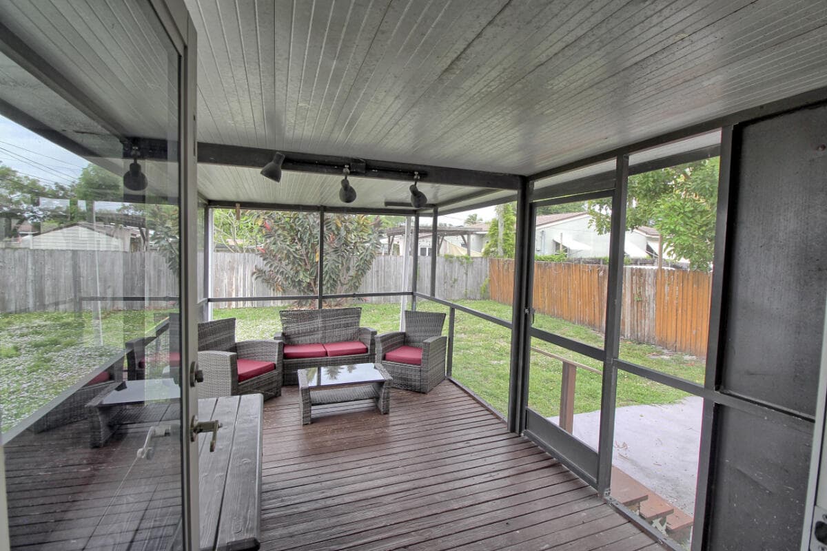 1324 N 24th Avenue, Hollywood, FL 33020 — photo 25 of 35