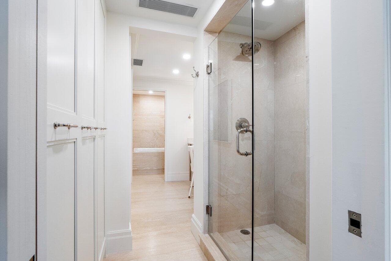 130 Sunrise Avenue 616, Palm Beach, FL 33480 — photo 17 of 33
