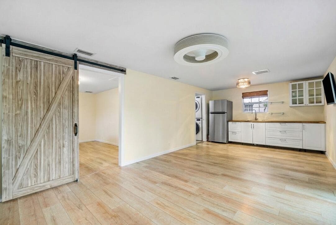 353 E Lakewood Road, West Palm Beach, FL 33405 — photo 20 of 35