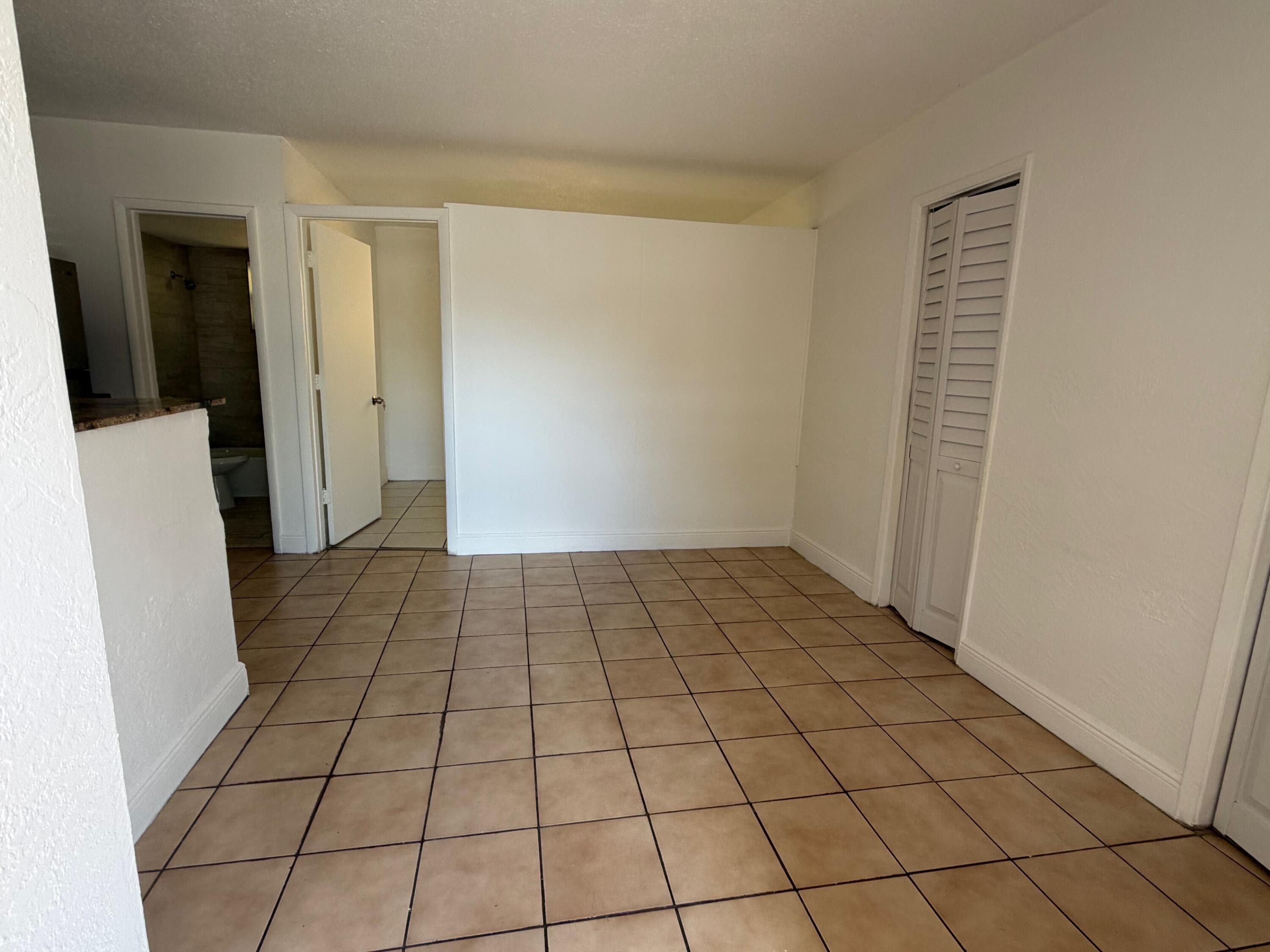 4051 N Dixie Highway 11, Oakland Park, FL 33334 — photo 2 of 10