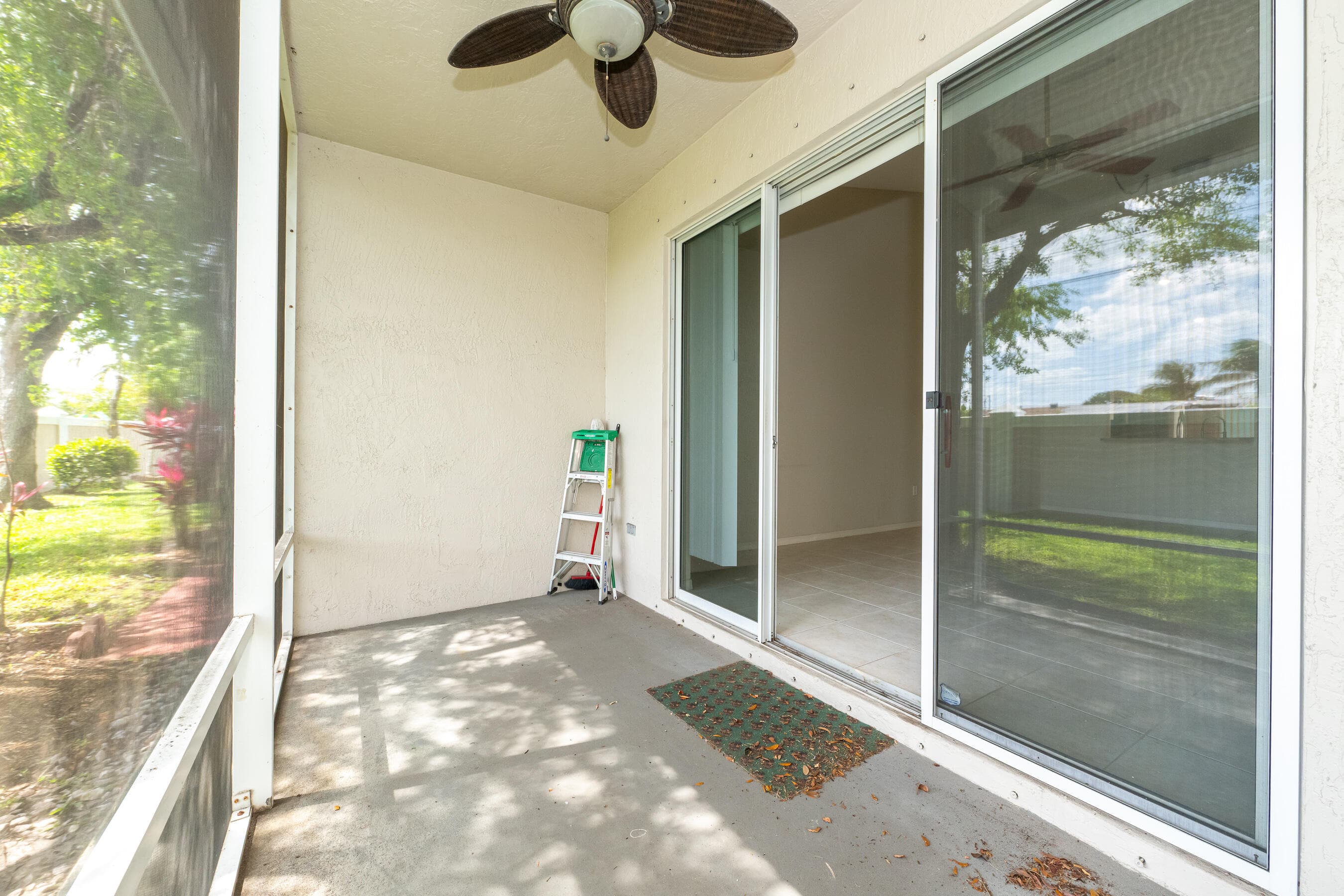 2590 E Aragon Boulevard 2, Sunrise, FL 33313 — photo 10 of 25