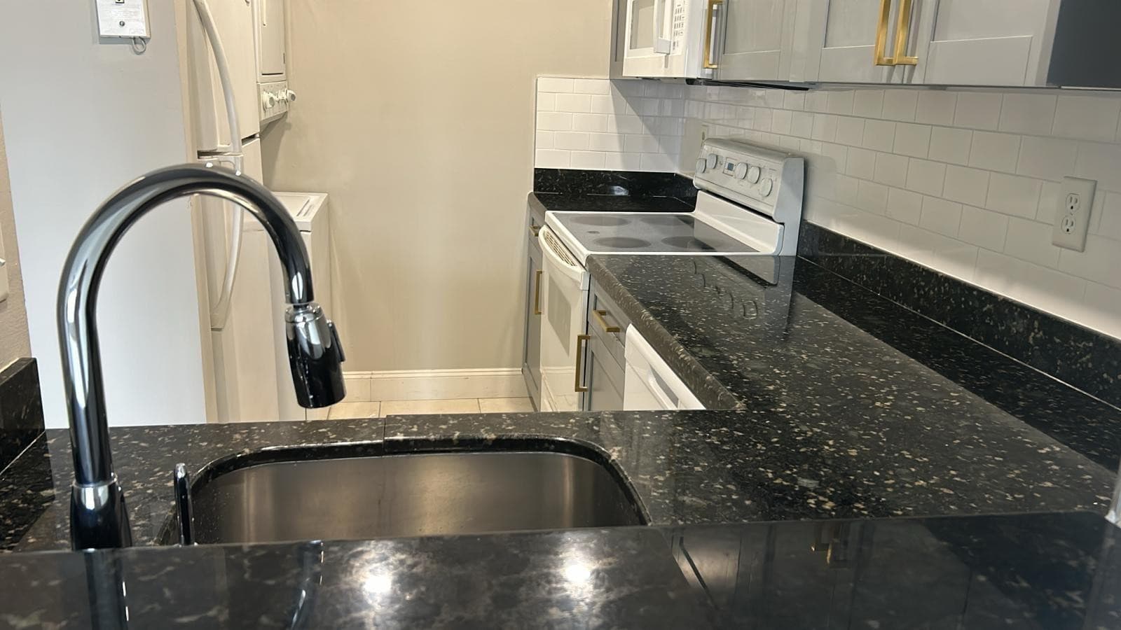 3662 N University Drive F-7, Coral Springs, FL 33065 — photo 2 of 14