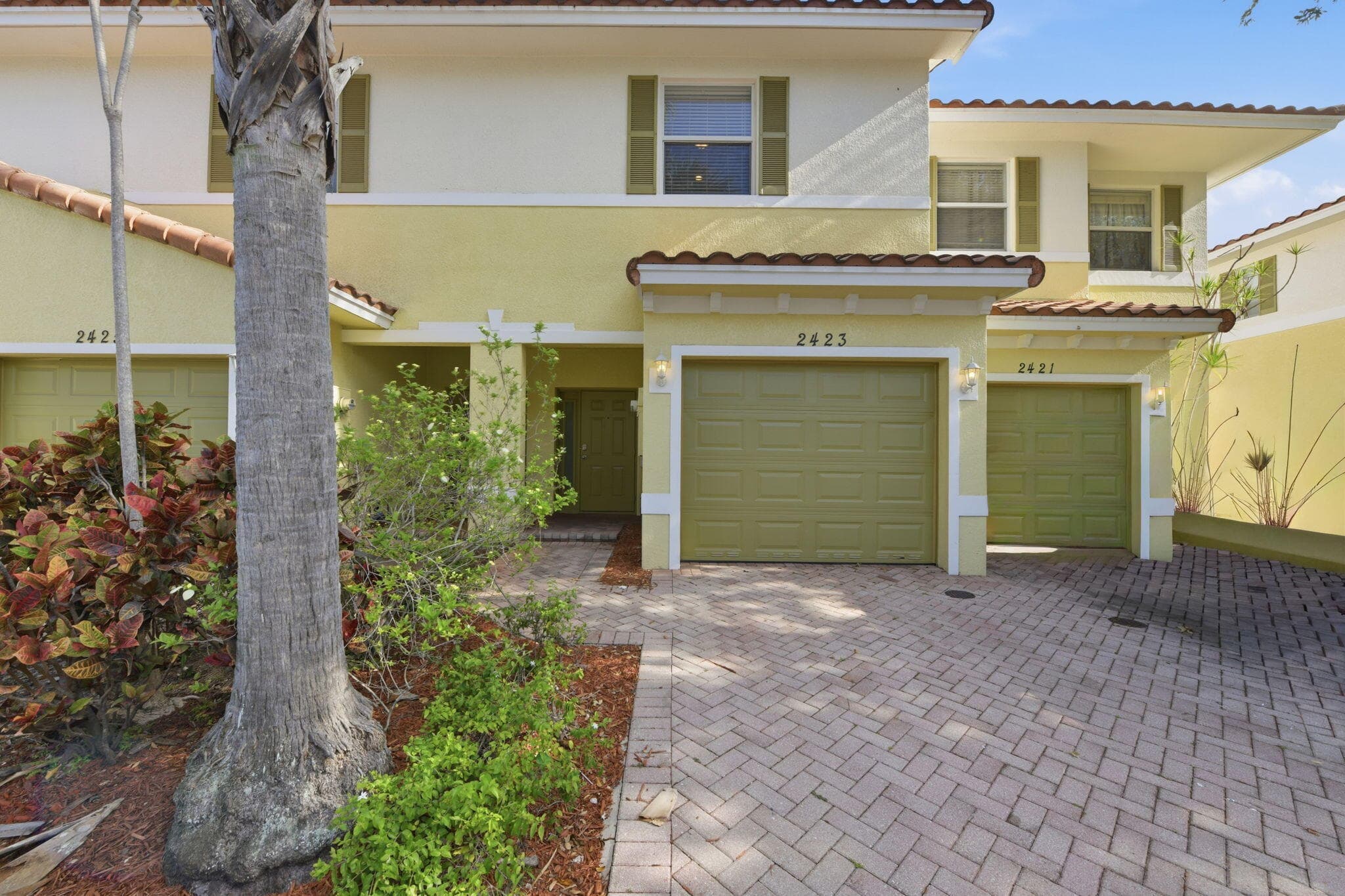 2423 NW 31st Court, Oakland Park, FL 33309 — photo 2 of 39
