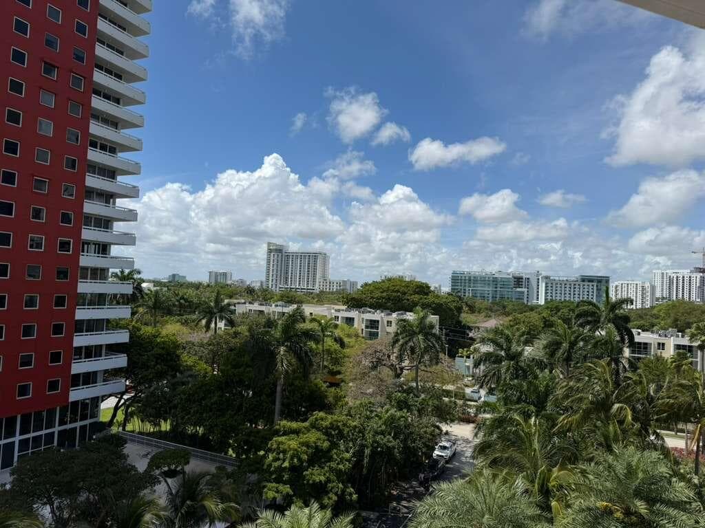 1581 Brickell Avenue 406, Miami, FL 33129 — photo 3 of 20