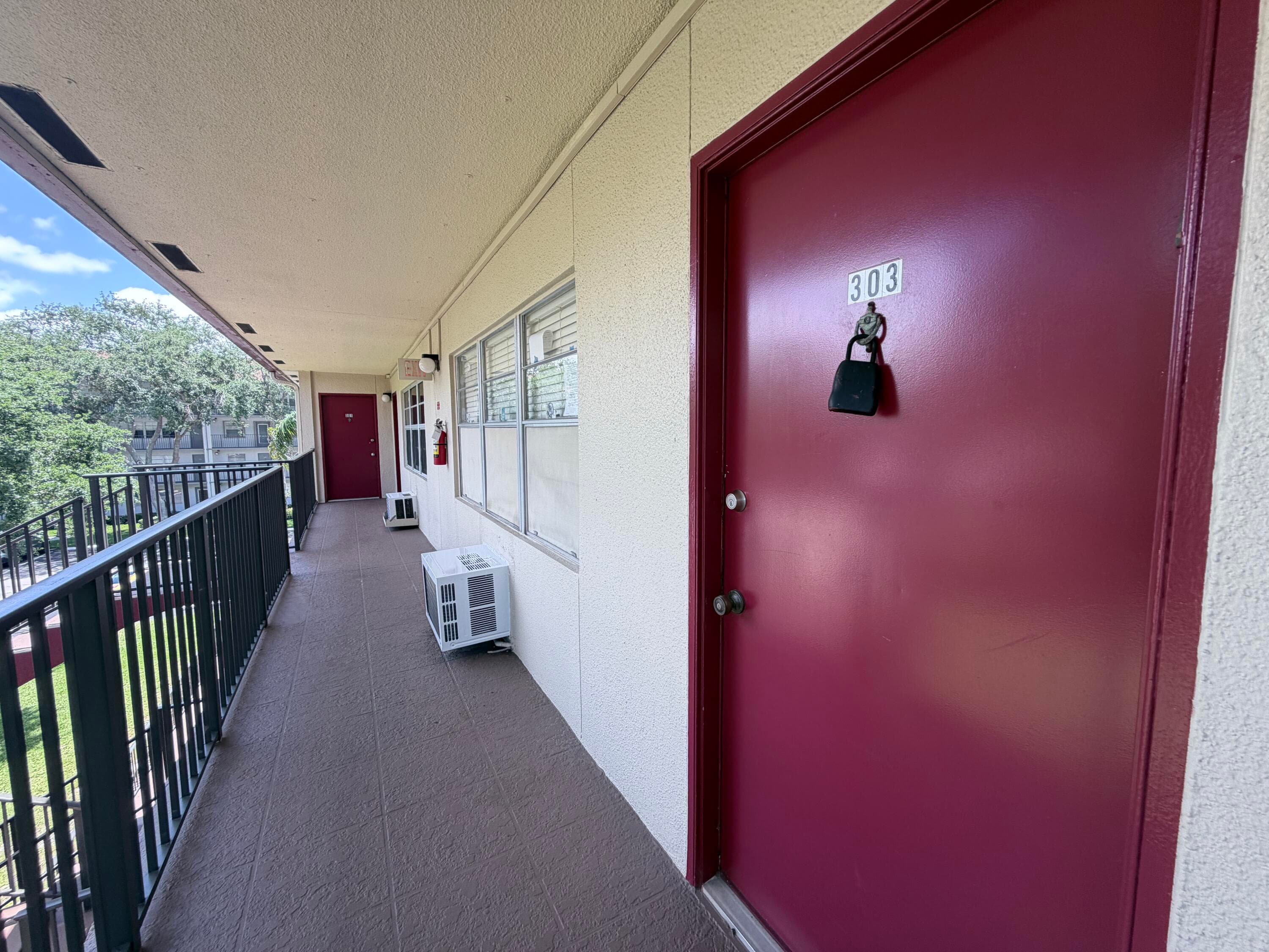 100 SW 132nd Way 303k, Pembroke Pines, FL 33027 — photo 12 of 17