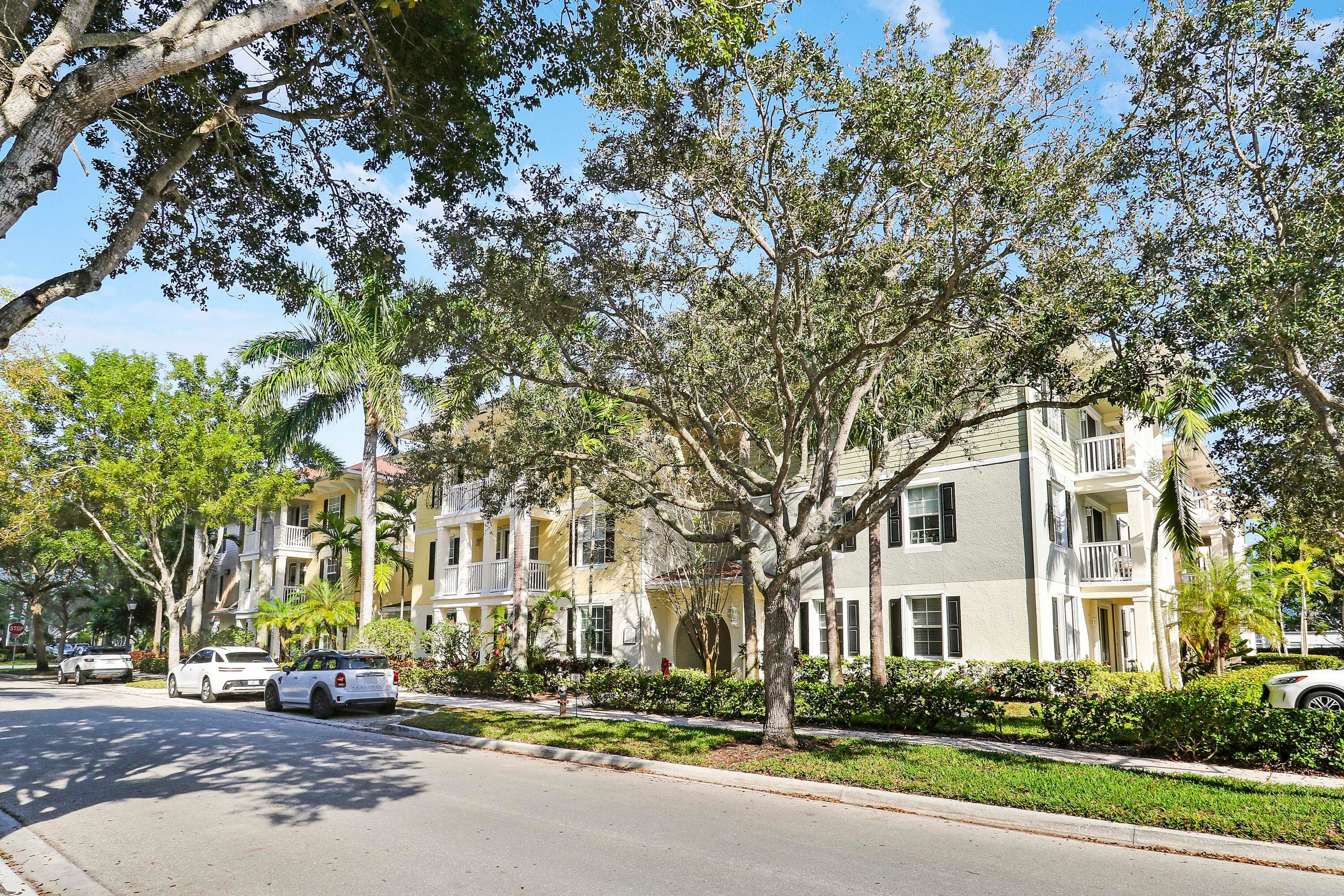 275 Murcia Drive 212, Jupiter, FL 33458 — photo 2 of 32