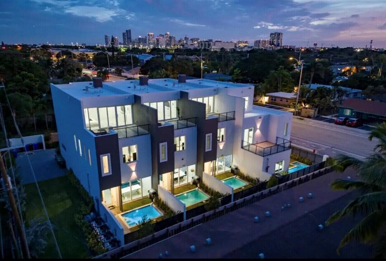 1222 NE 15th Avenue, Fort Lauderdale, FL 33304 — photo 1 of 39