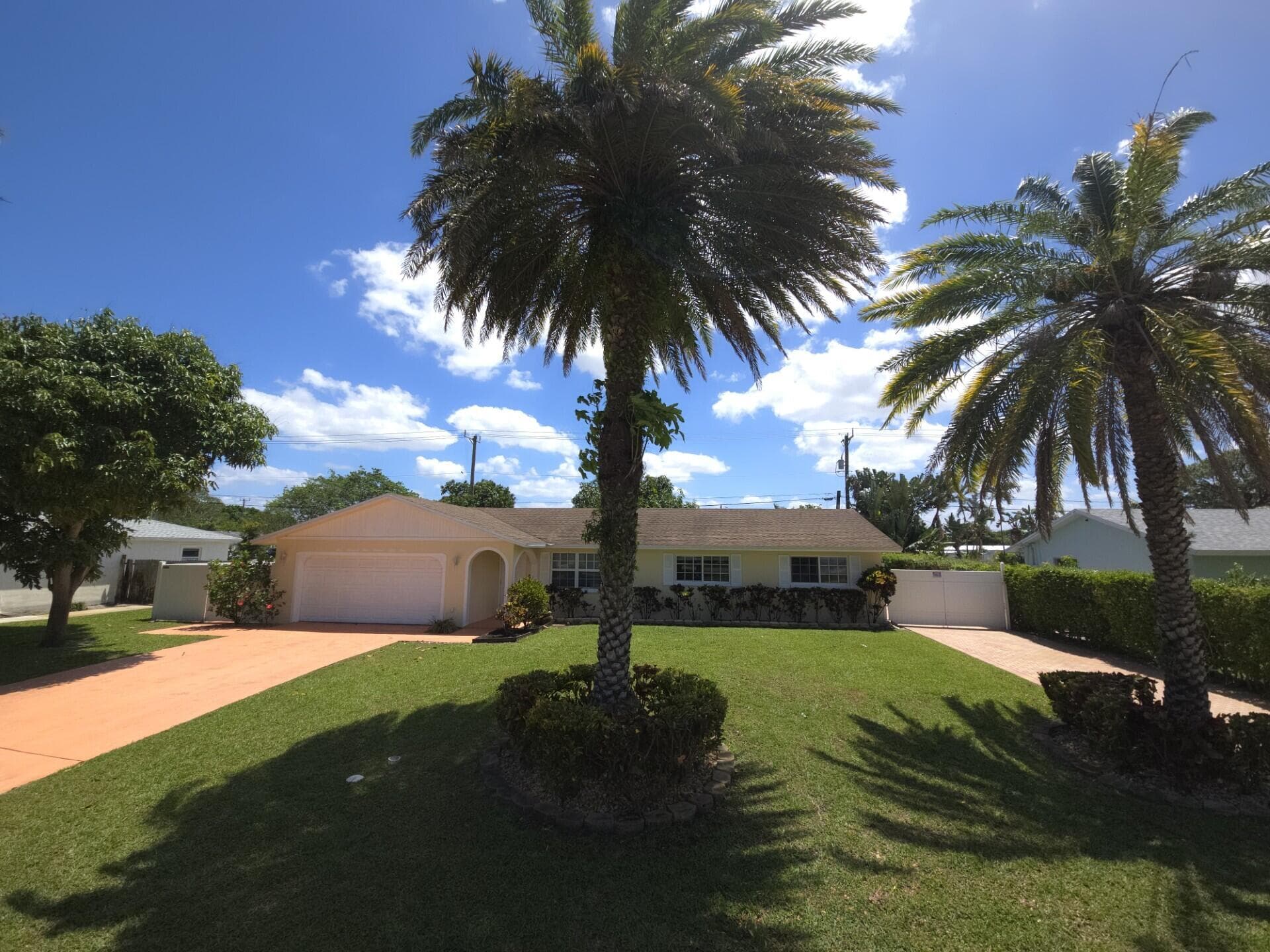 4554 Franwood Drive, Delray Beach, FL 33445 — photo 1 of 21
