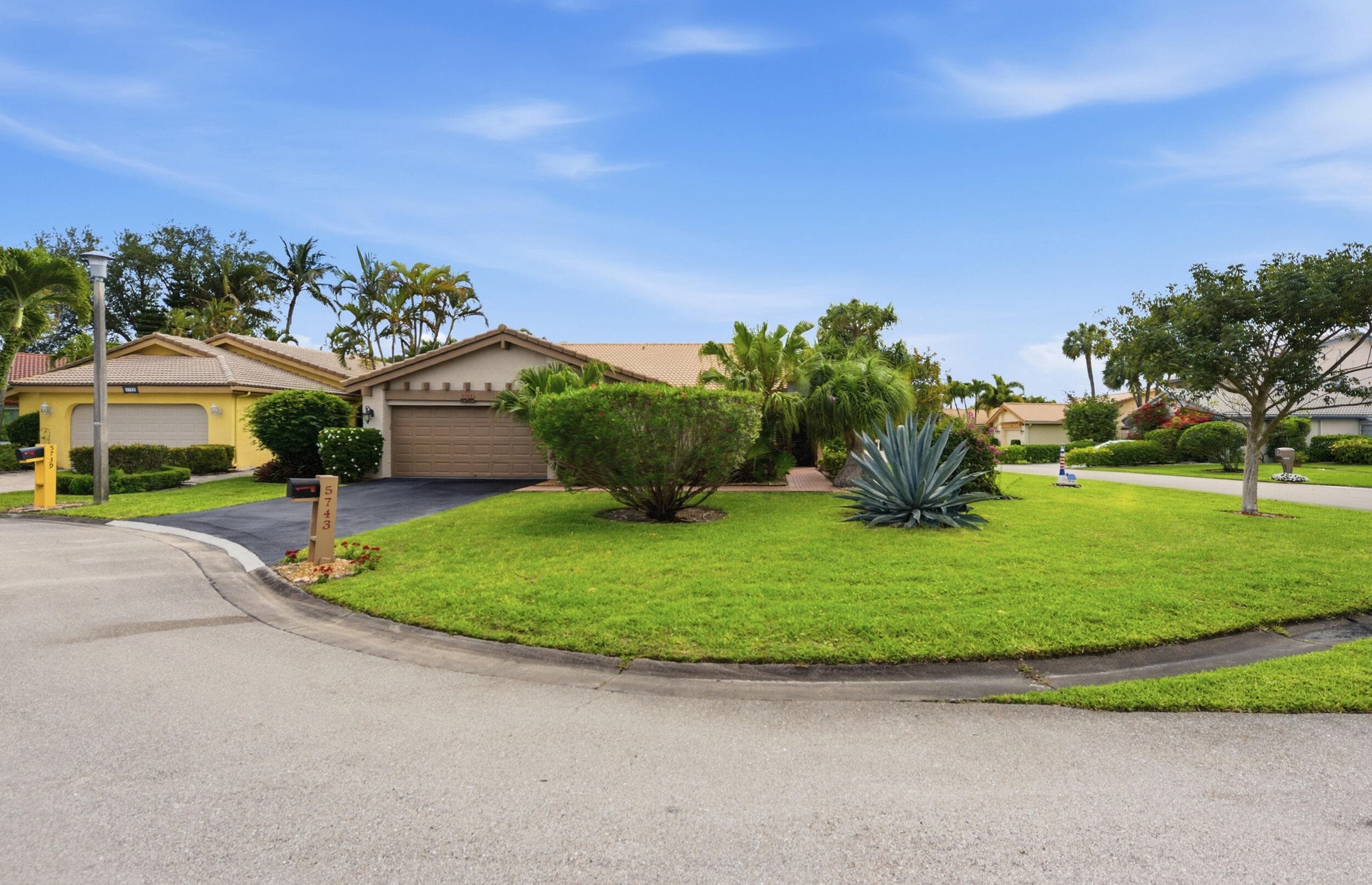 5743 Lakeview Mews Drive, Boynton Beach, FL 33437 — photo 4 of 50