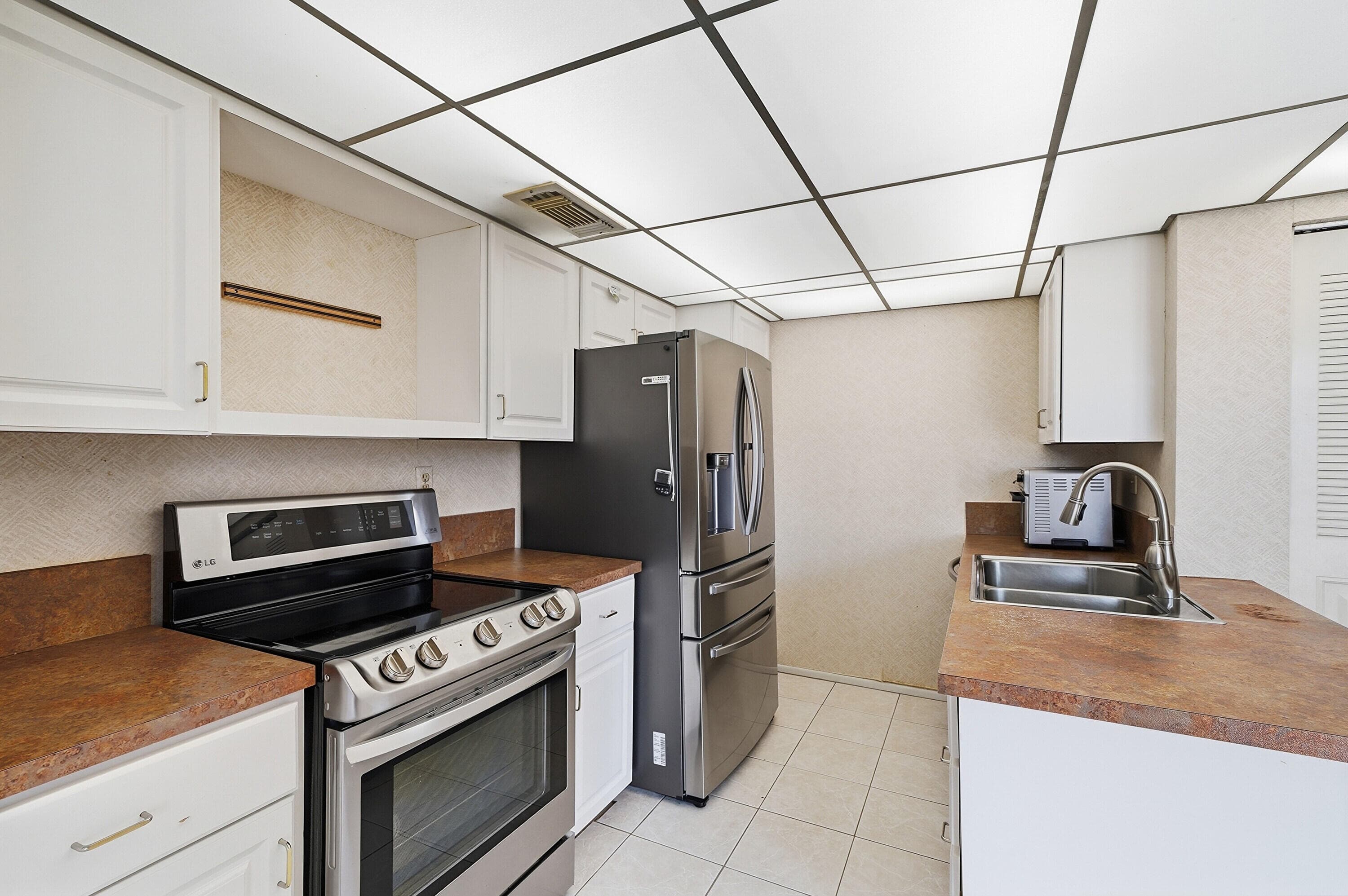 20615 NE 7th Court, Miami, FL 33179 — photo 7 of 37