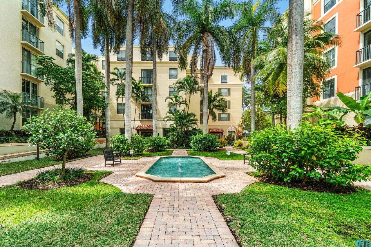 630 S Sapodilla Avenue 104, West Palm Beach, FL 33401 — photo 29 of 31