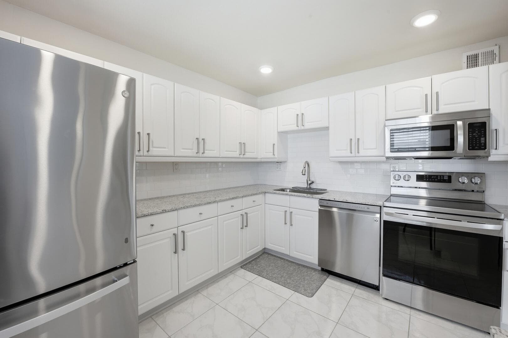 563 Piedmont L, Delray Beach, FL 33484 — photo 20 of 39