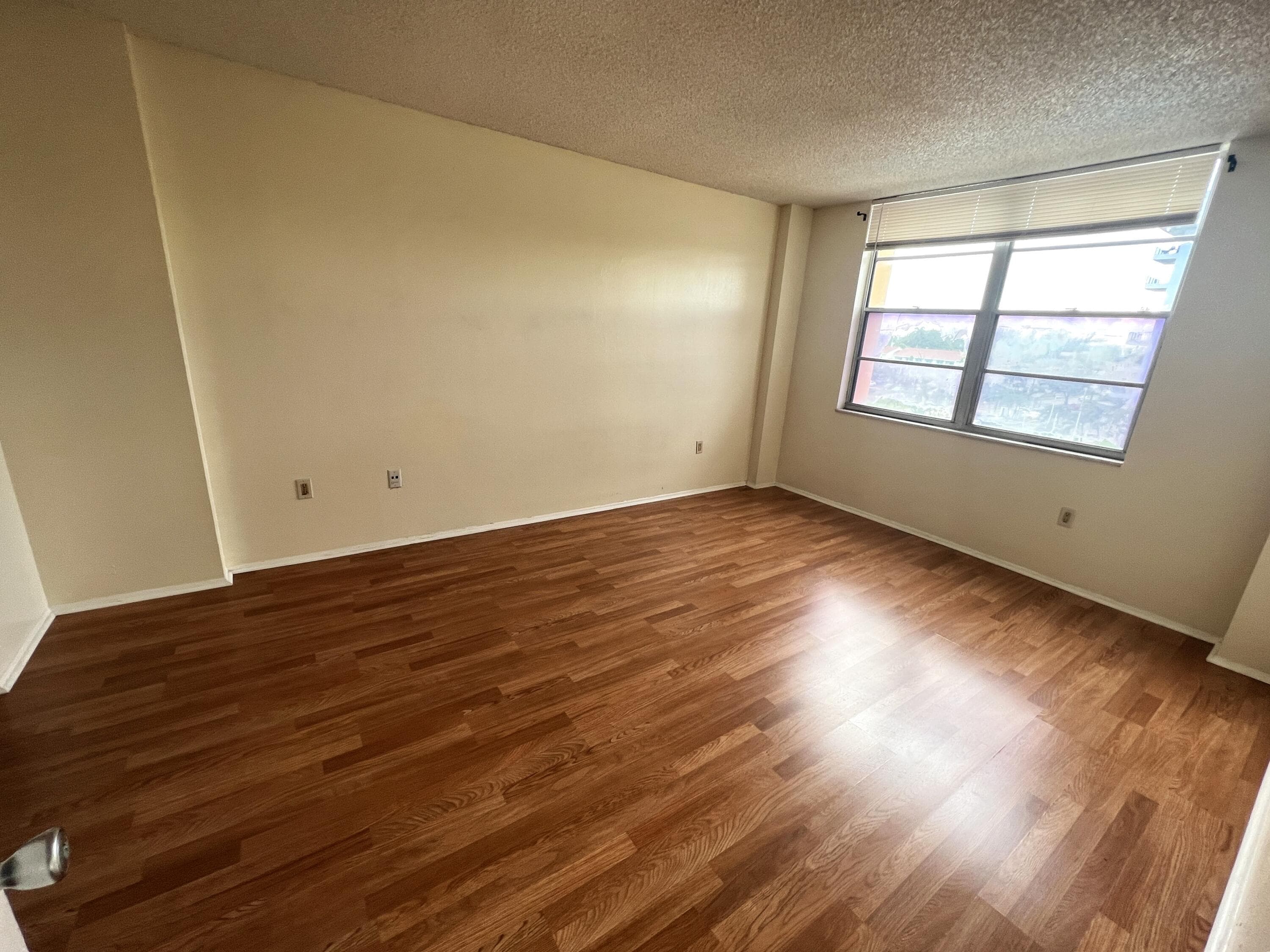 15600 NW 7th Avenue 516, Miami, FL 33169 — photo 5 of 14
