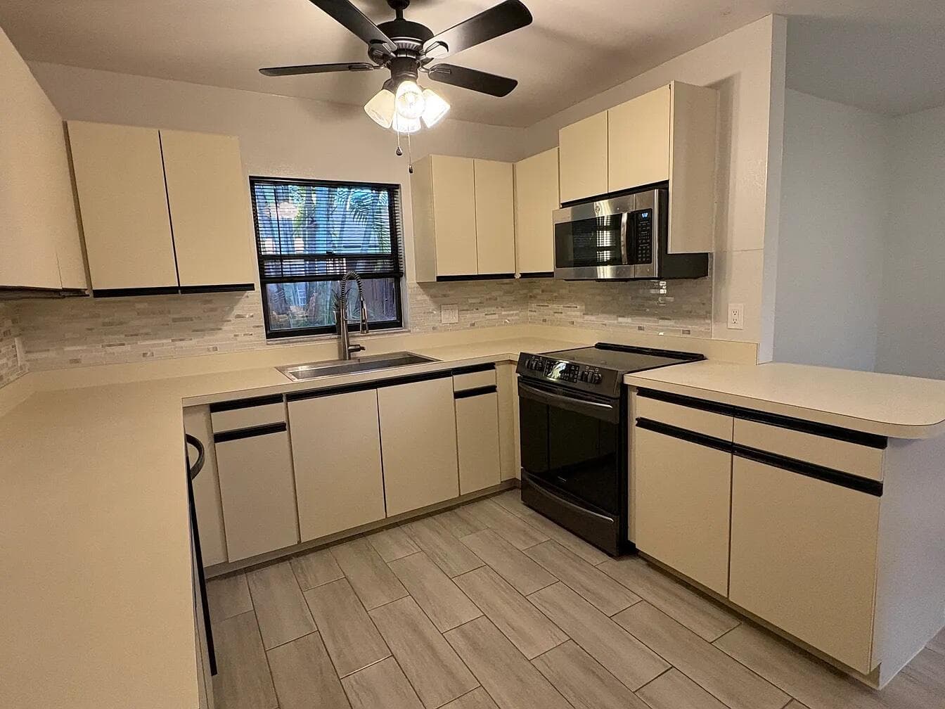 51 Meadows Drive, Boynton Beach, FL 33436 — photo 8 of 38
