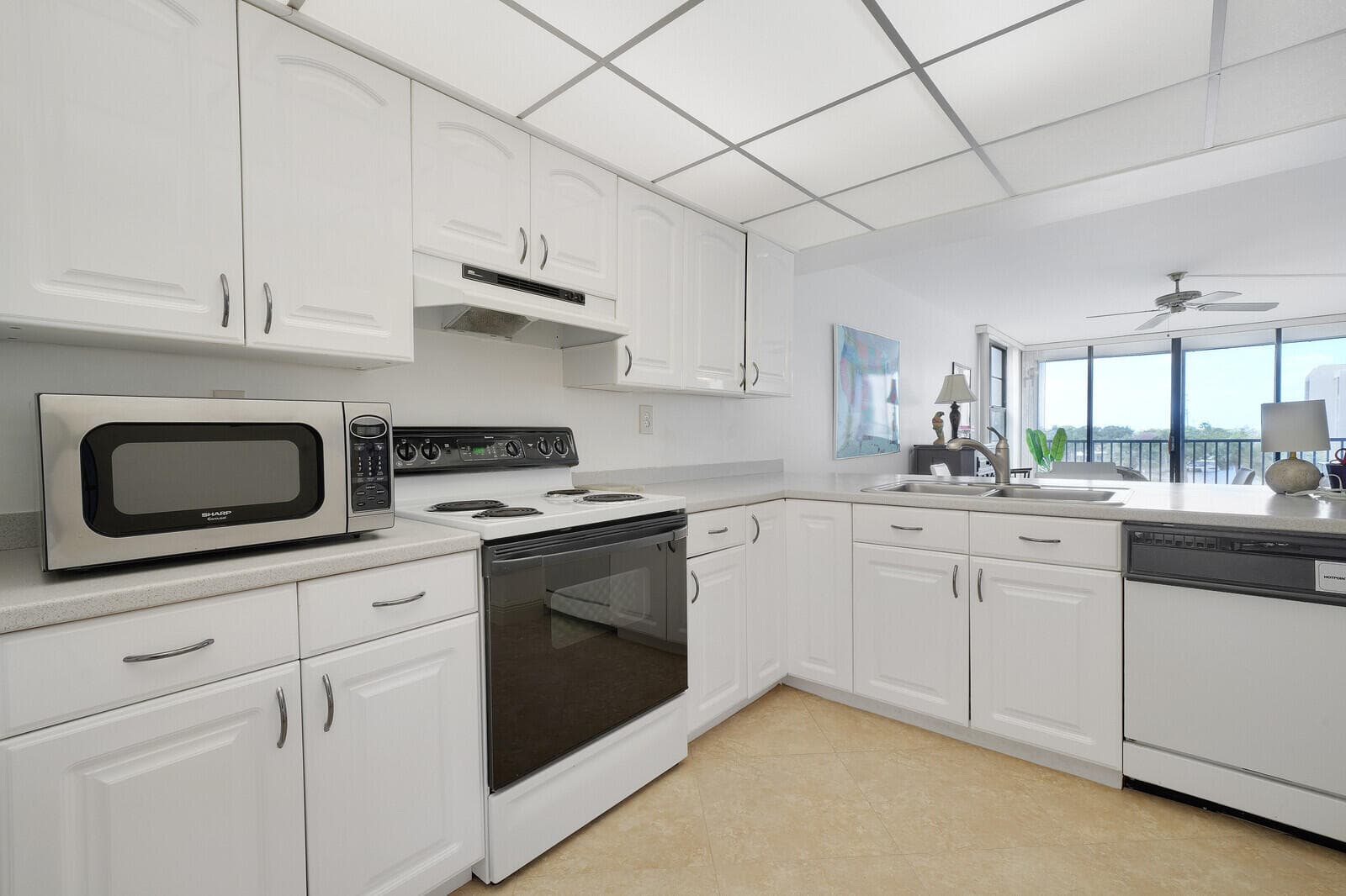 8 Royal Palm Way 401, Boca Raton, FL 33432 — photo 10 of 31