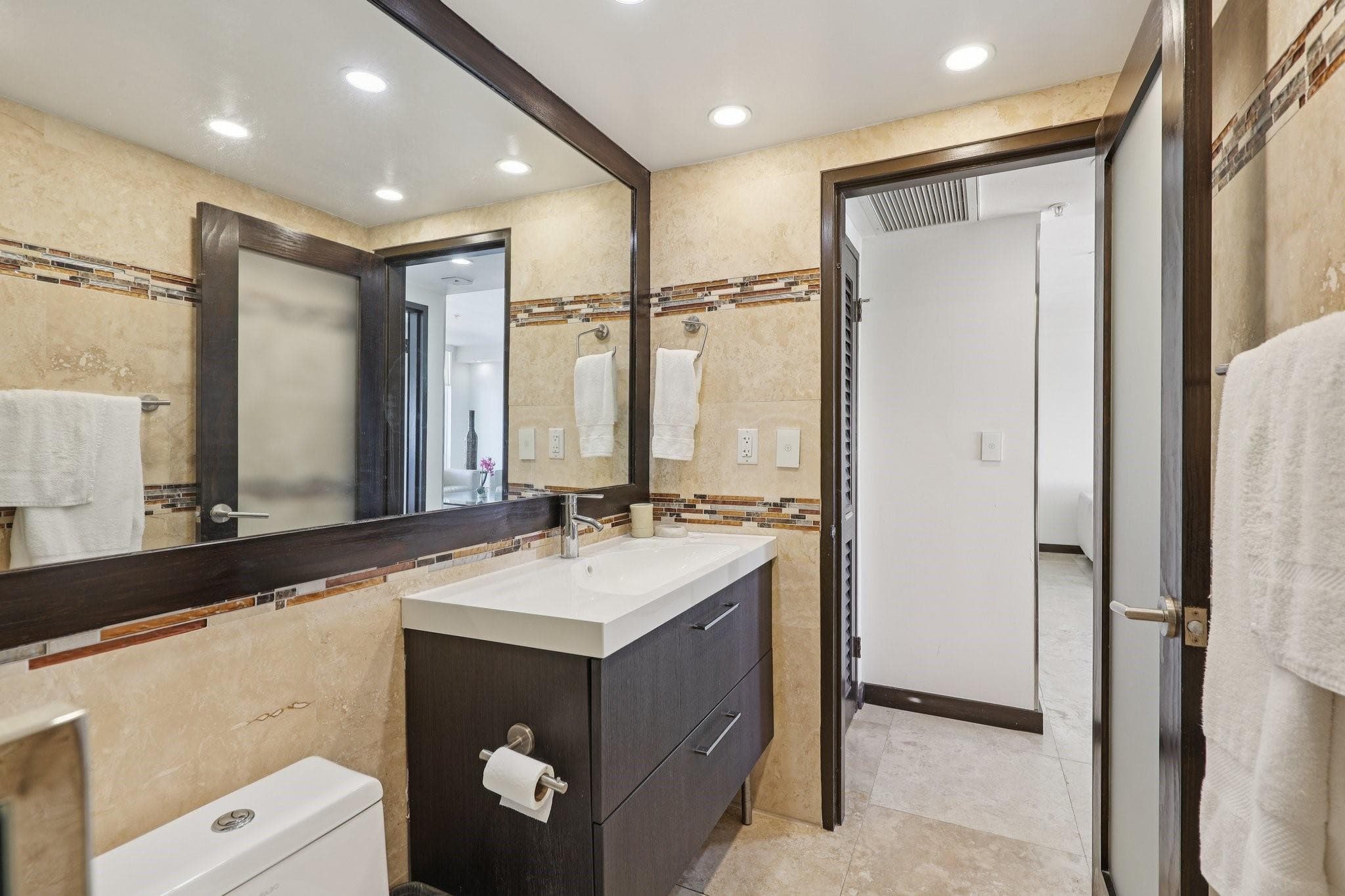 5601 Collins Avenue 1716, Miami Beach, FL 33140 — photo 16 of 42