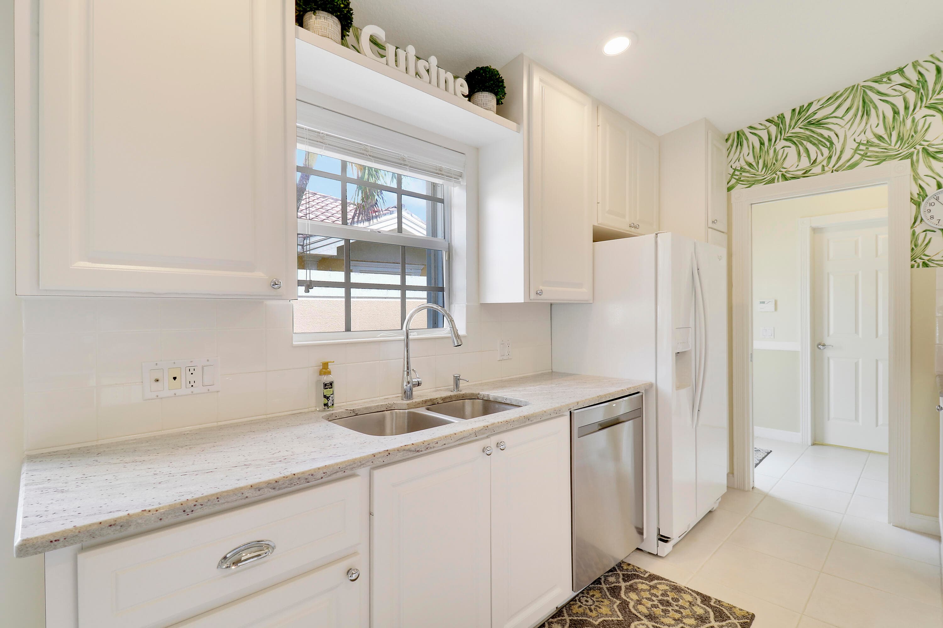 8558 SE Retreat Drive, Hobe Sound, FL 33455 — photo 16 of 45