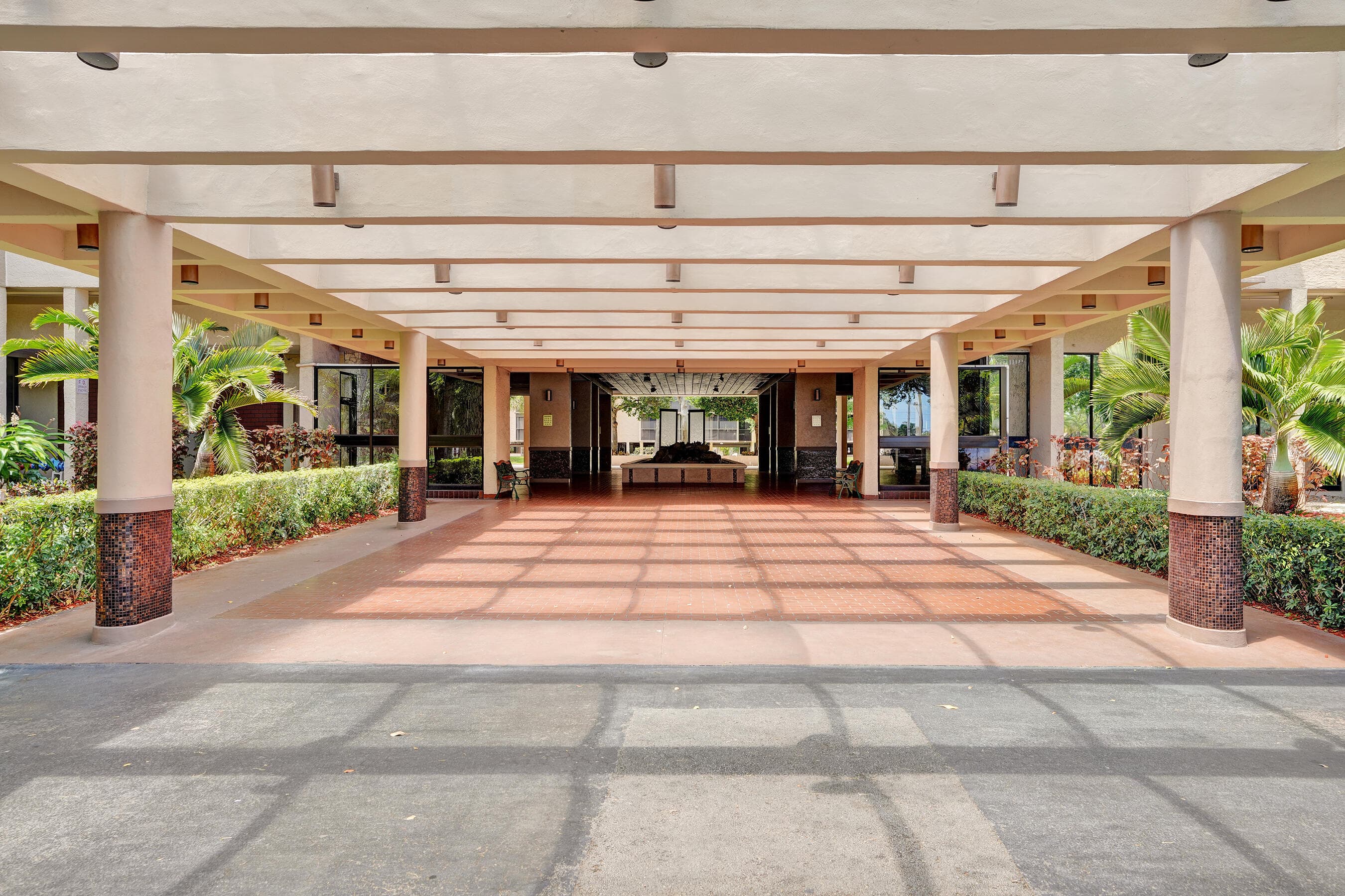2800 N 46th Avenue A302, Hollywood, FL 33021 — photo 32 of 34