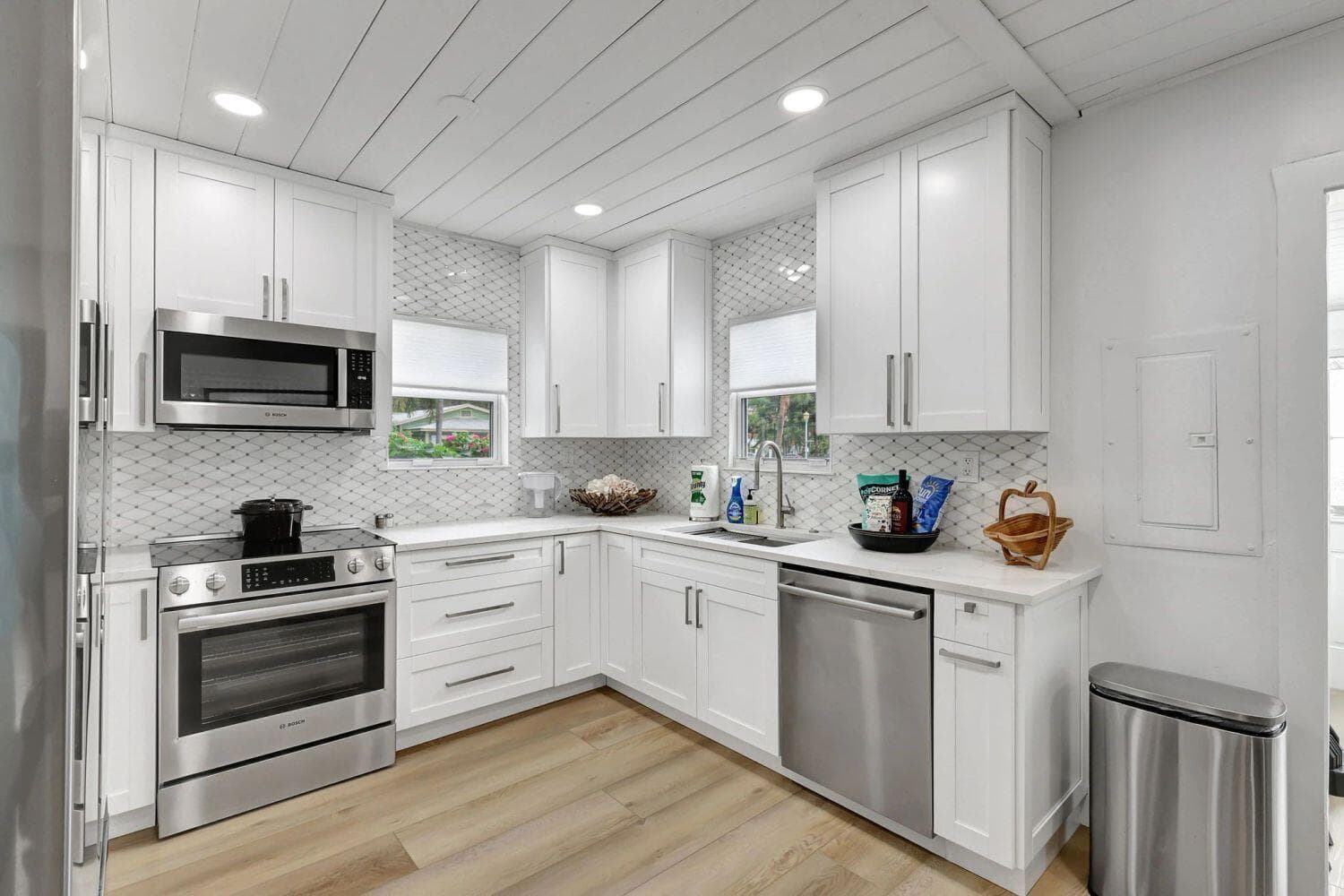 145 N Swinton Avenue, Delray Beach, FL 33444 — photo 13 of 36