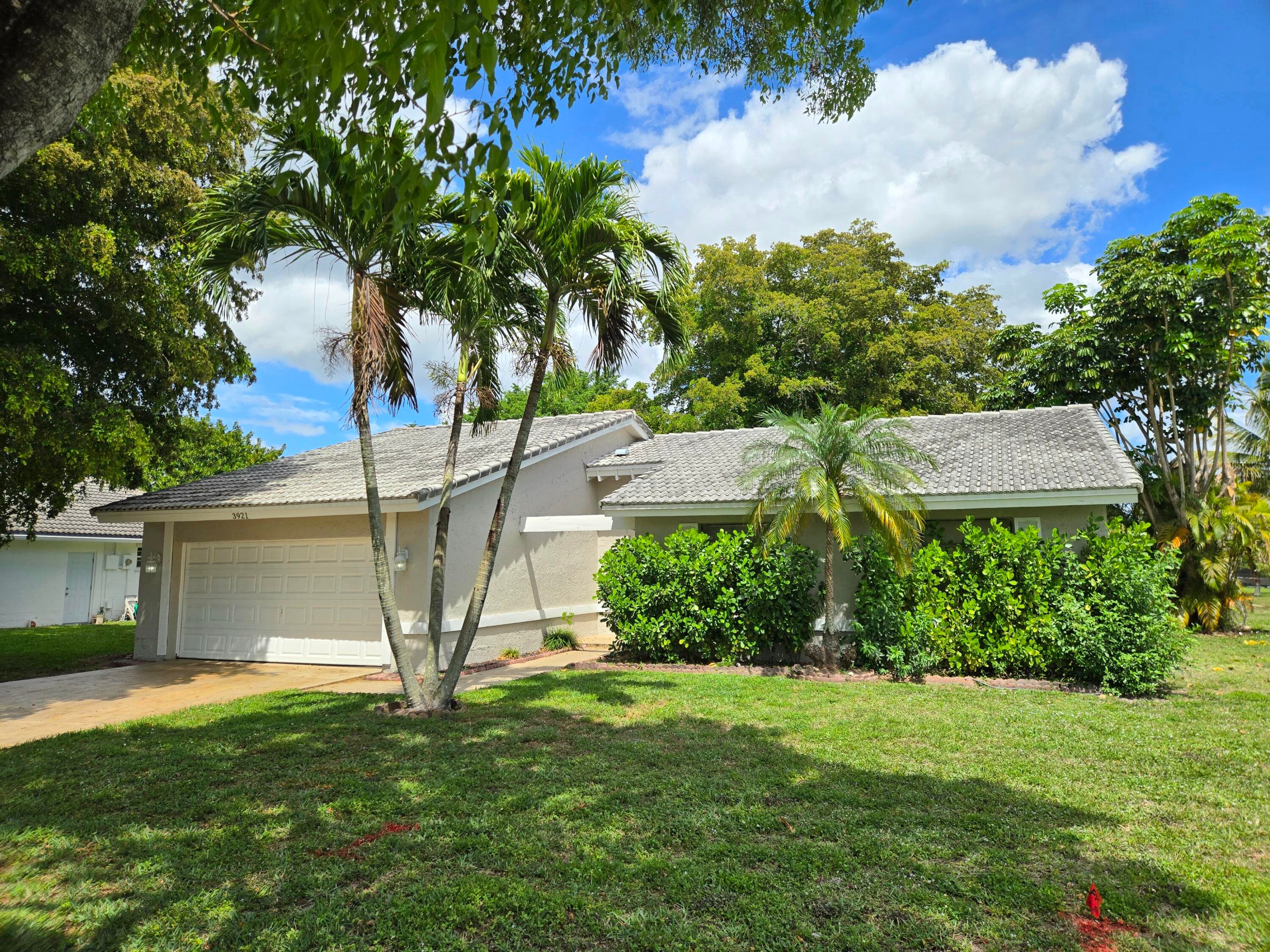 3921 NW 114th Avenue, Coral Springs, FL 33065 — photo 2 of 19