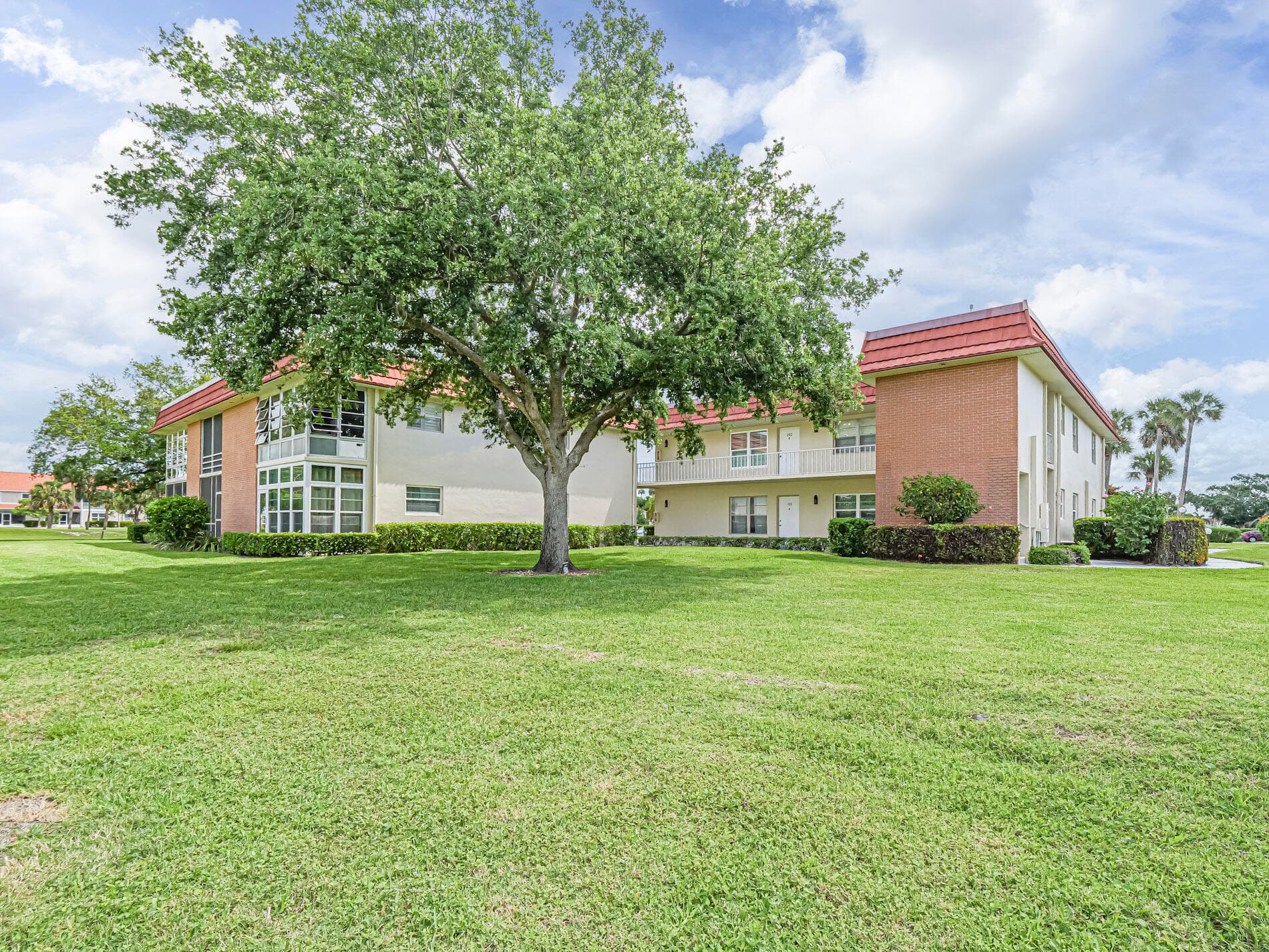 4 Vista Palm Lane 105, Vero Beach, FL 32962 — photo 1 of 36