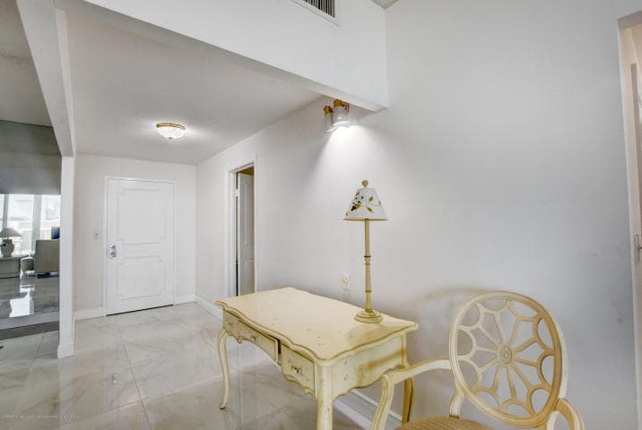 100 Worth Avenue 7, Palm Beach, FL 33480 — photo 9 of 28