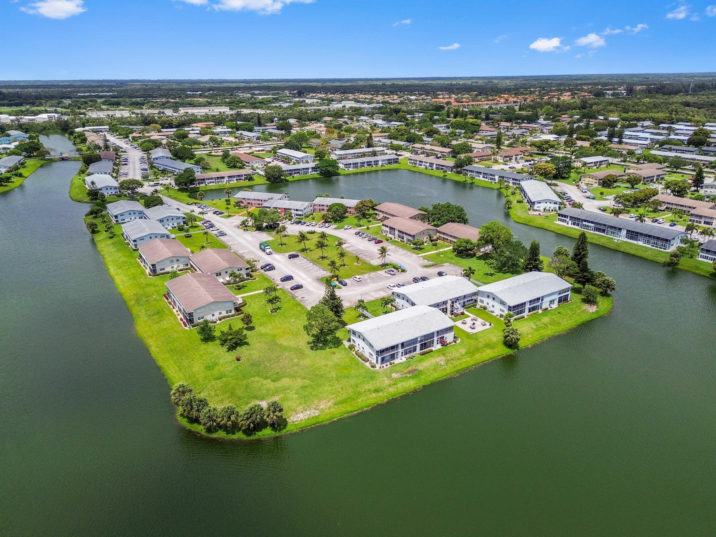 2 Chatham A, West Palm Beach, FL 33417 — photo 27 of 29
