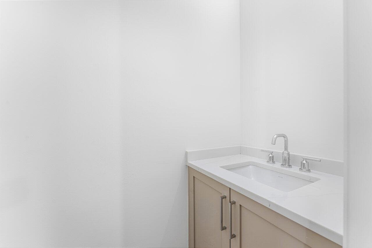 178 Lake Drive 4102, Palm Beach Shores, FL 33404 — photo 23 of 36